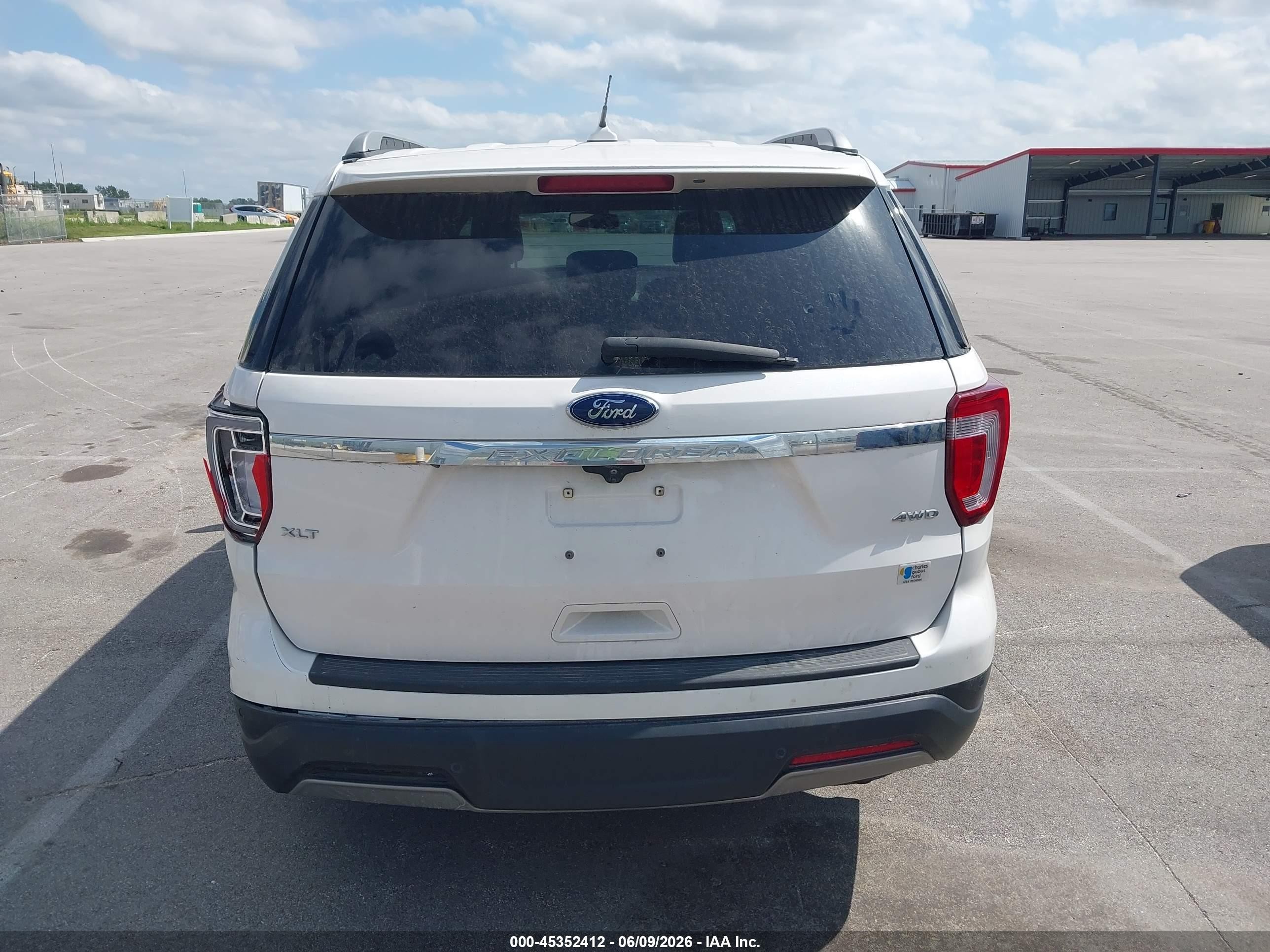 2019 Ford Explorer Xlt White vin: 1FM5K8D86KGA88931