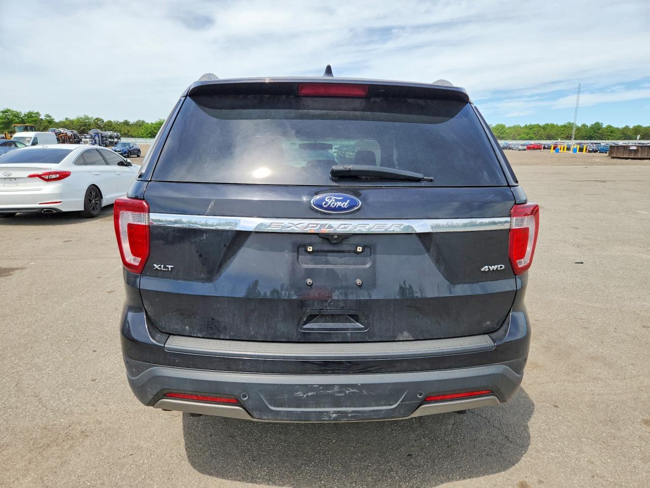 2019 Ford Explorer Xlt Черный vin: 1FM5K8D86KGA94471