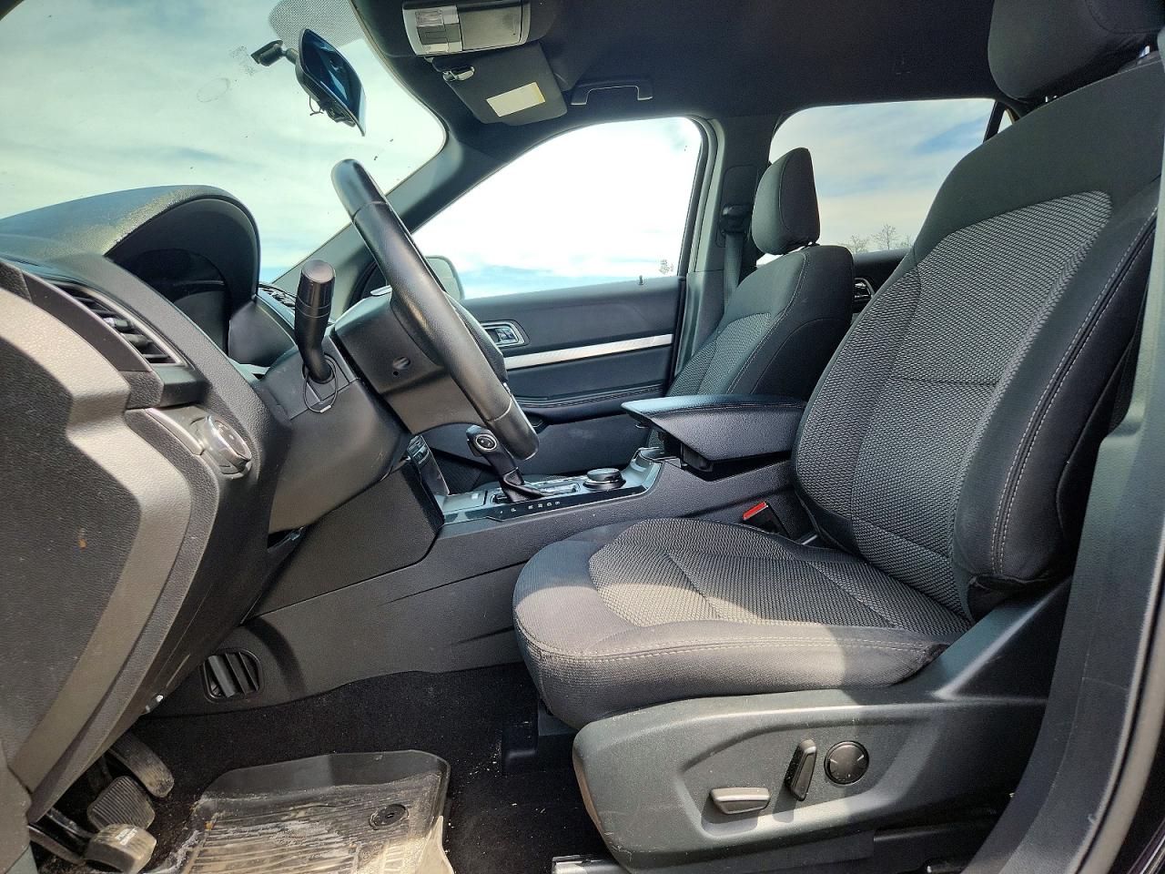 2019 Ford Explorer Xlt Черный vin: 1FM5K8D86KGA94471