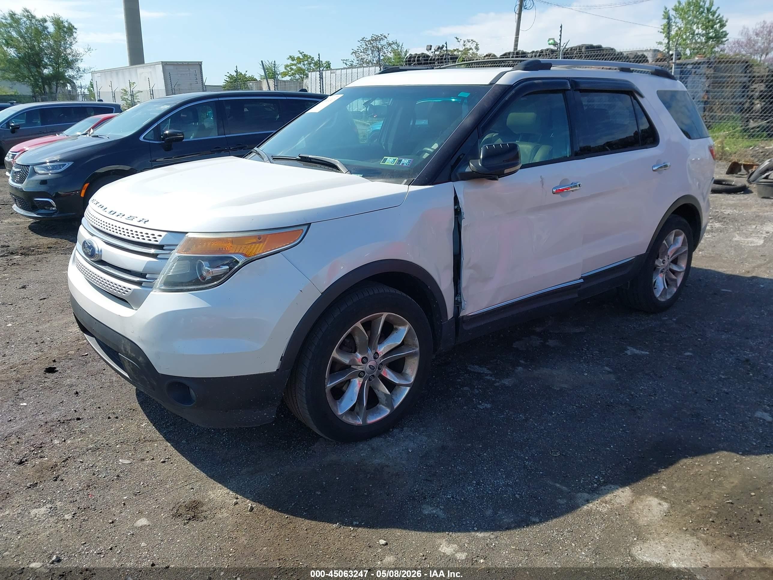 2013 Ford Explorer Xlt White vin: 1FM5K8D87DGA43709