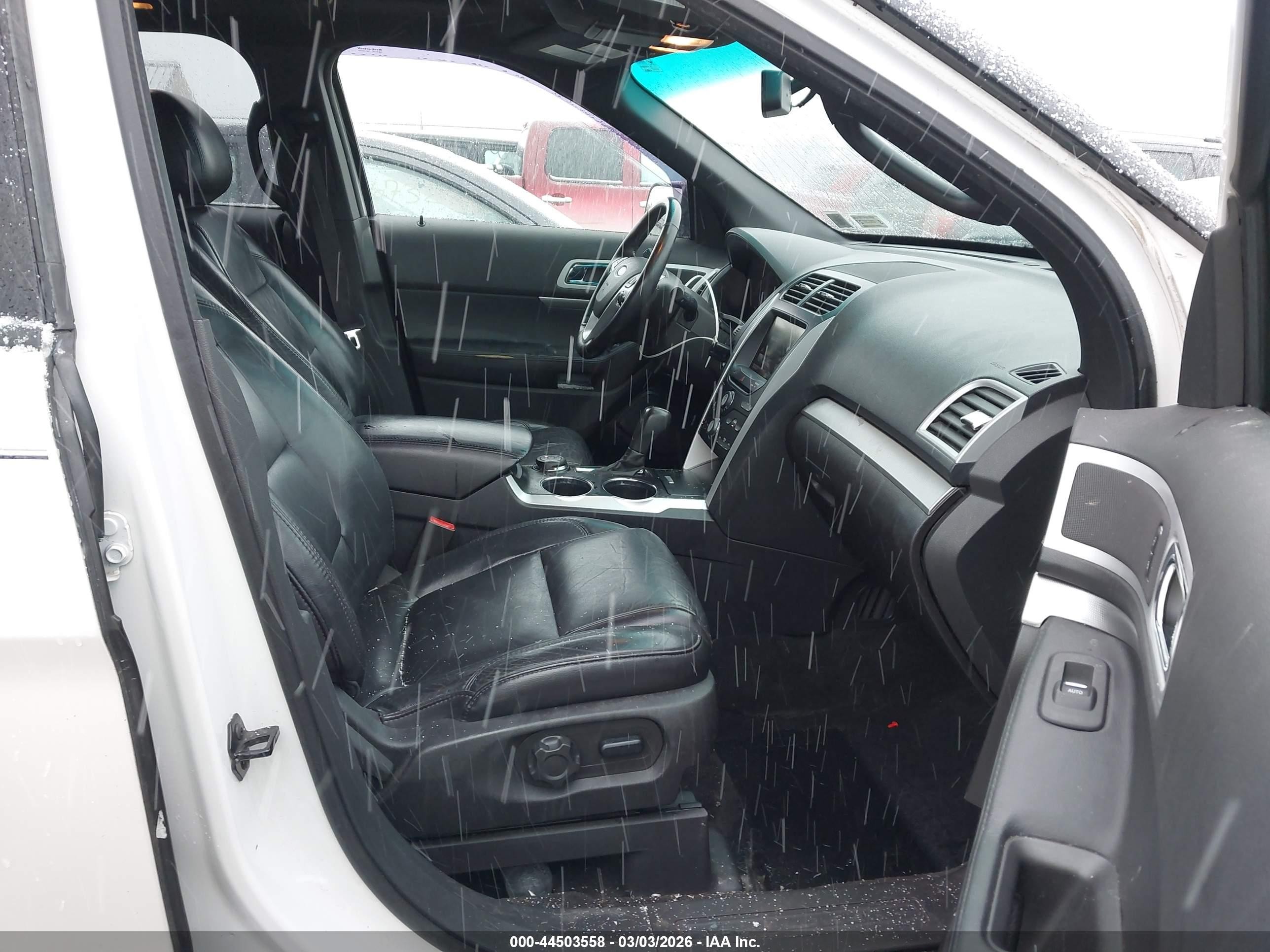 2013 Ford Explorer Xlt White vin: 1FM5K8D87DGB02810