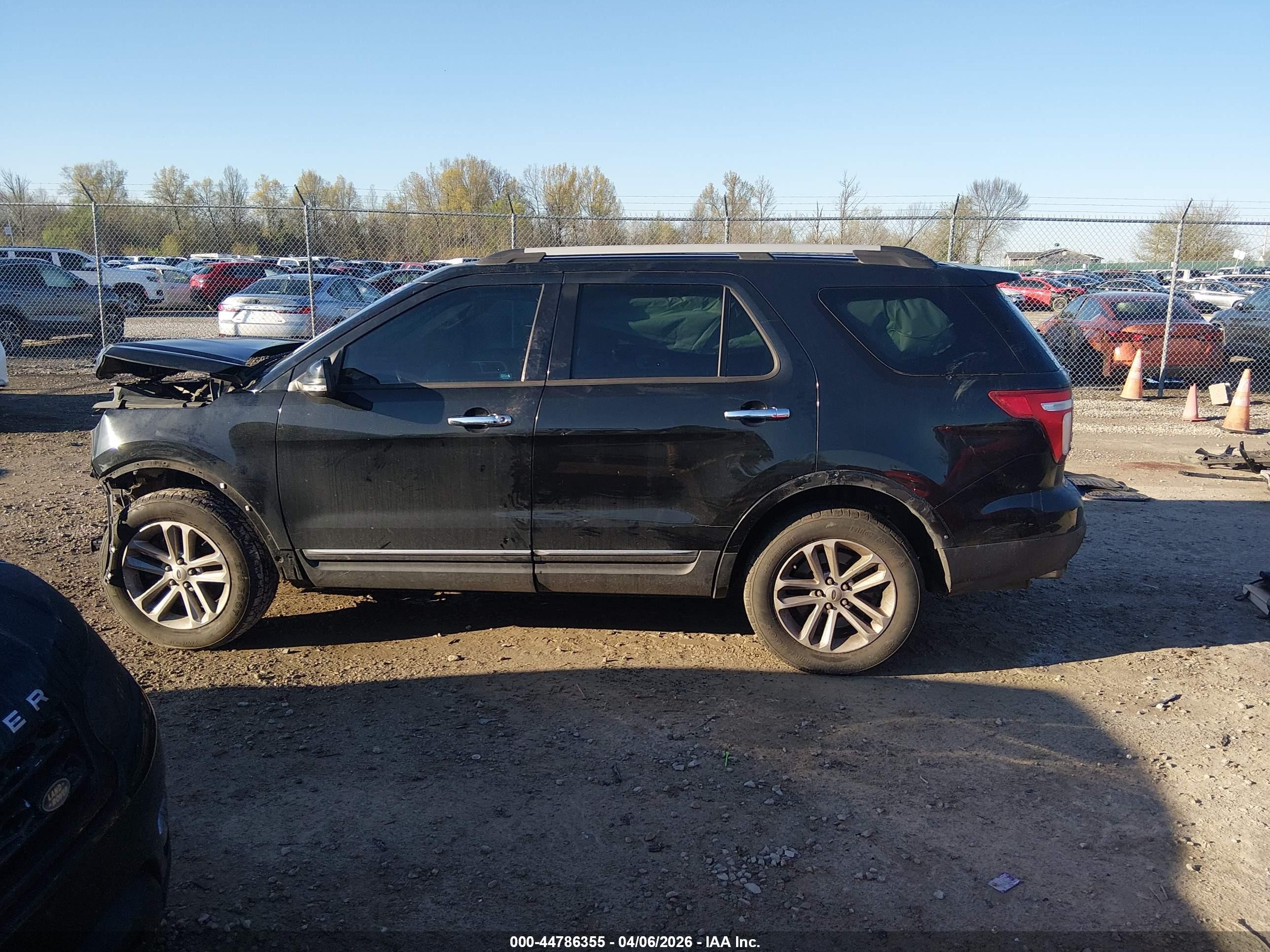 2014 Ford Explorer Xlt Black vin: 1FM5K8D87EGA88425