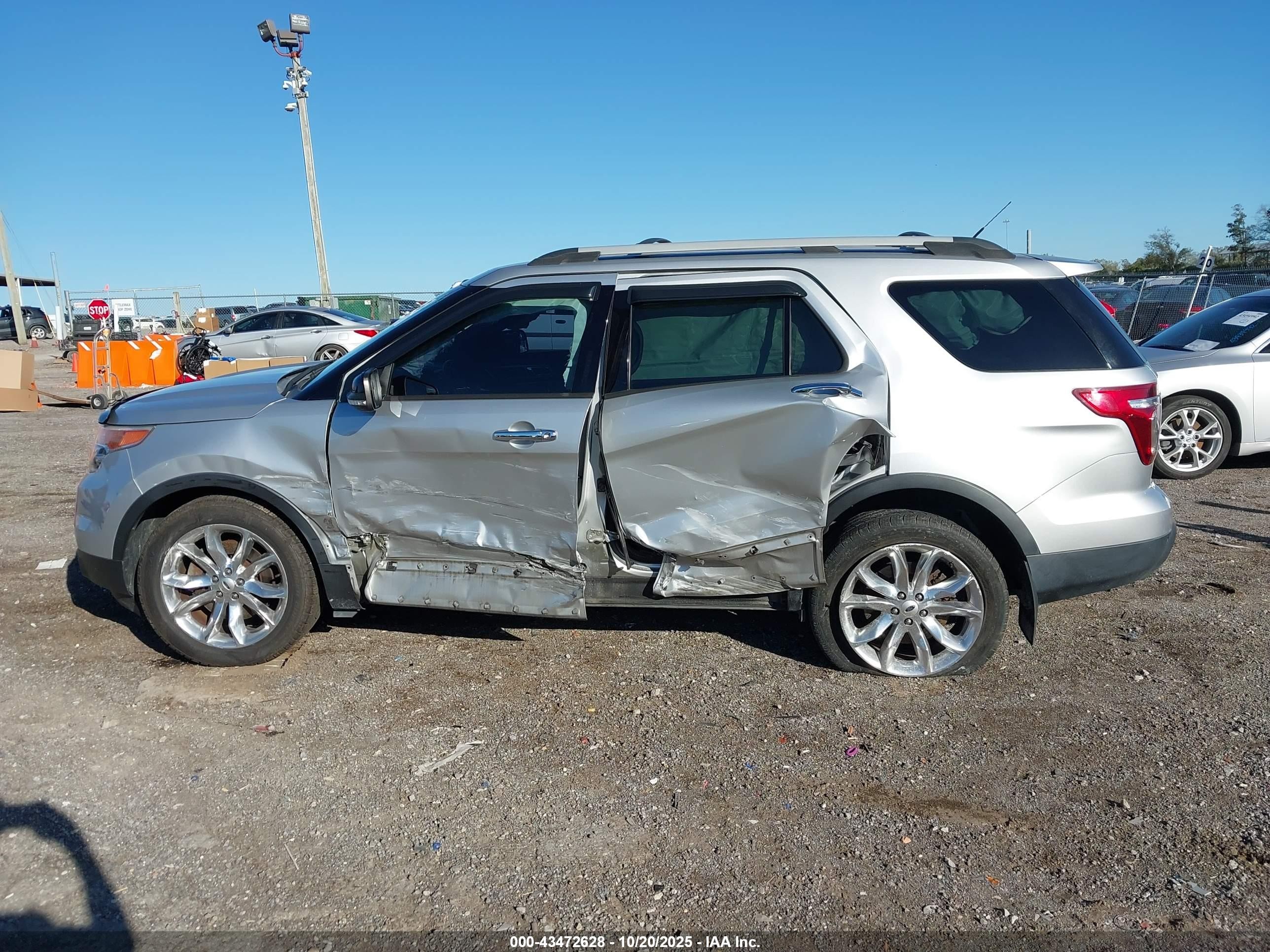 2015 Ford Explorer Xlt Silver vin: 1FM5K8D87FGC11500