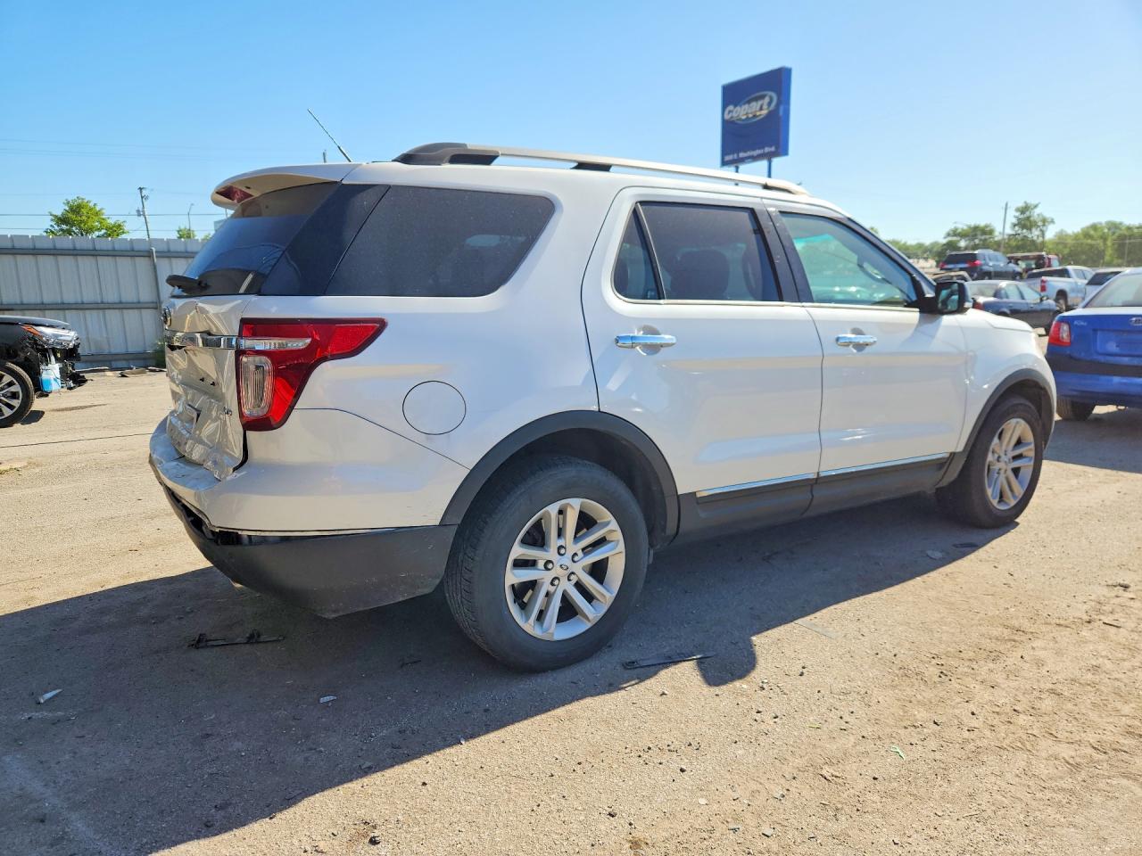 2015 Ford Explorer Xlt White vin: 1FM5K8D87FGC47445