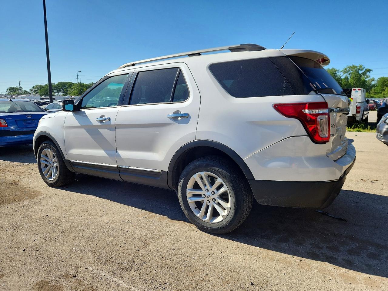 2015 Ford Explorer Xlt White vin: 1FM5K8D87FGC47445