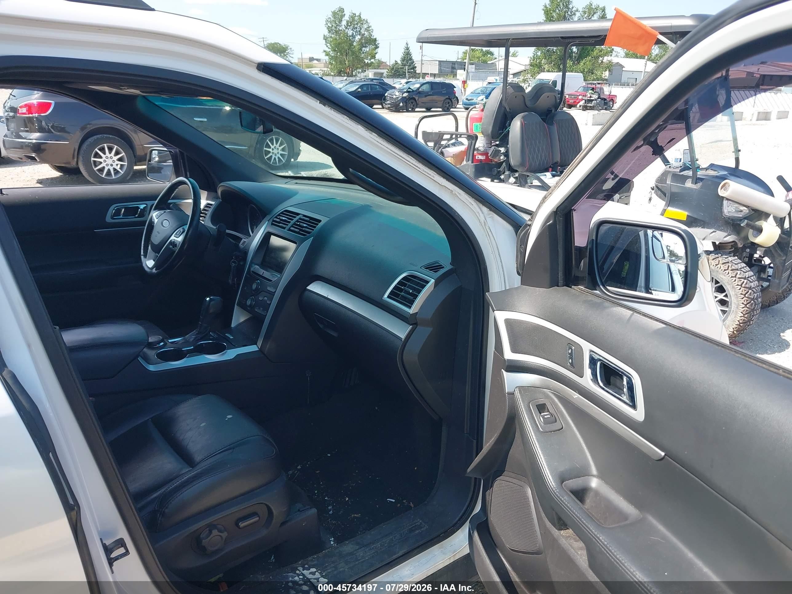 2015 Ford Explorer Xlt White vin: 1FM5K8D87FGC61071