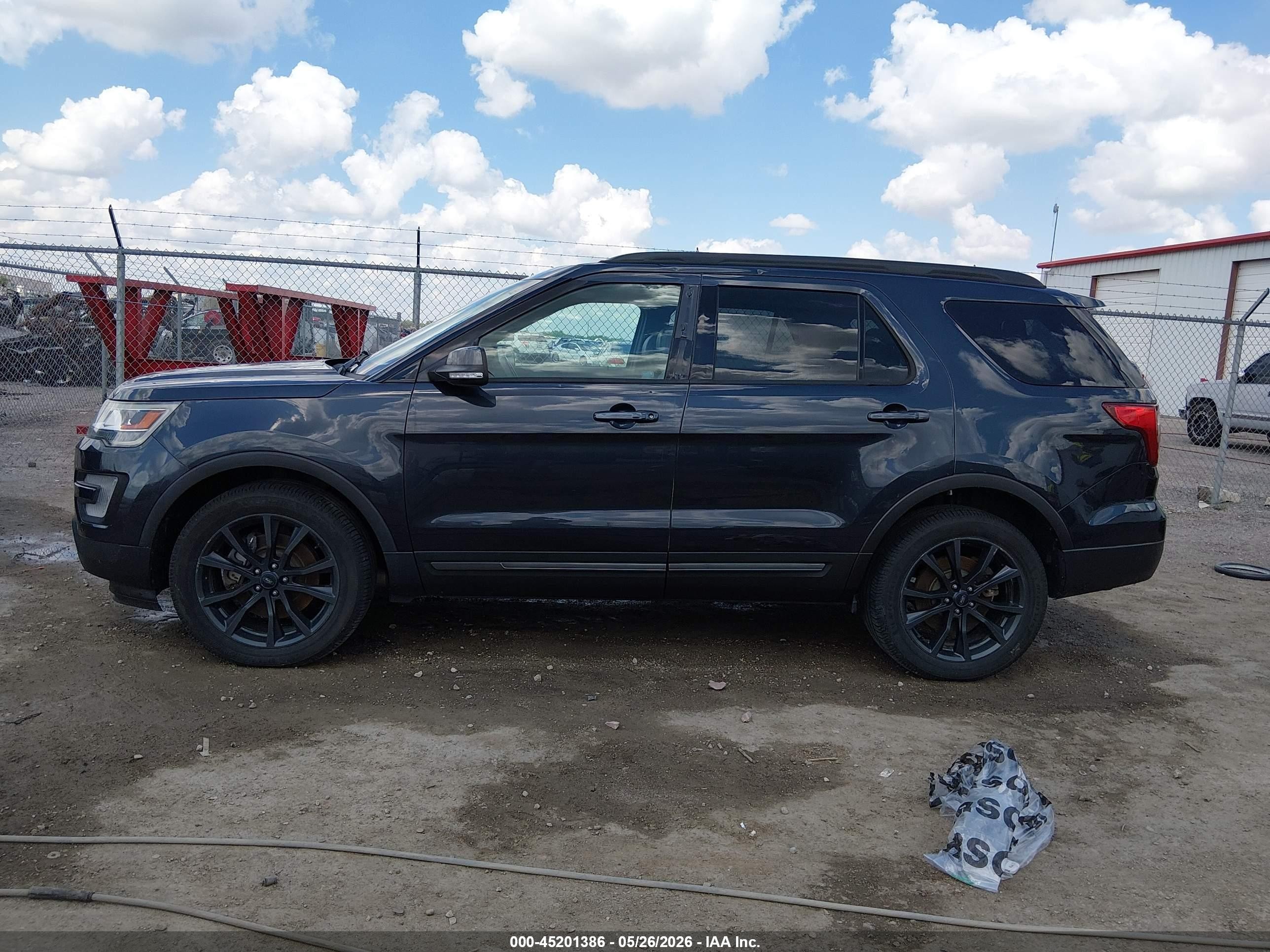 2017 Ford Explorer Xlt Черный vin: 1FM5K8D87HGC13041