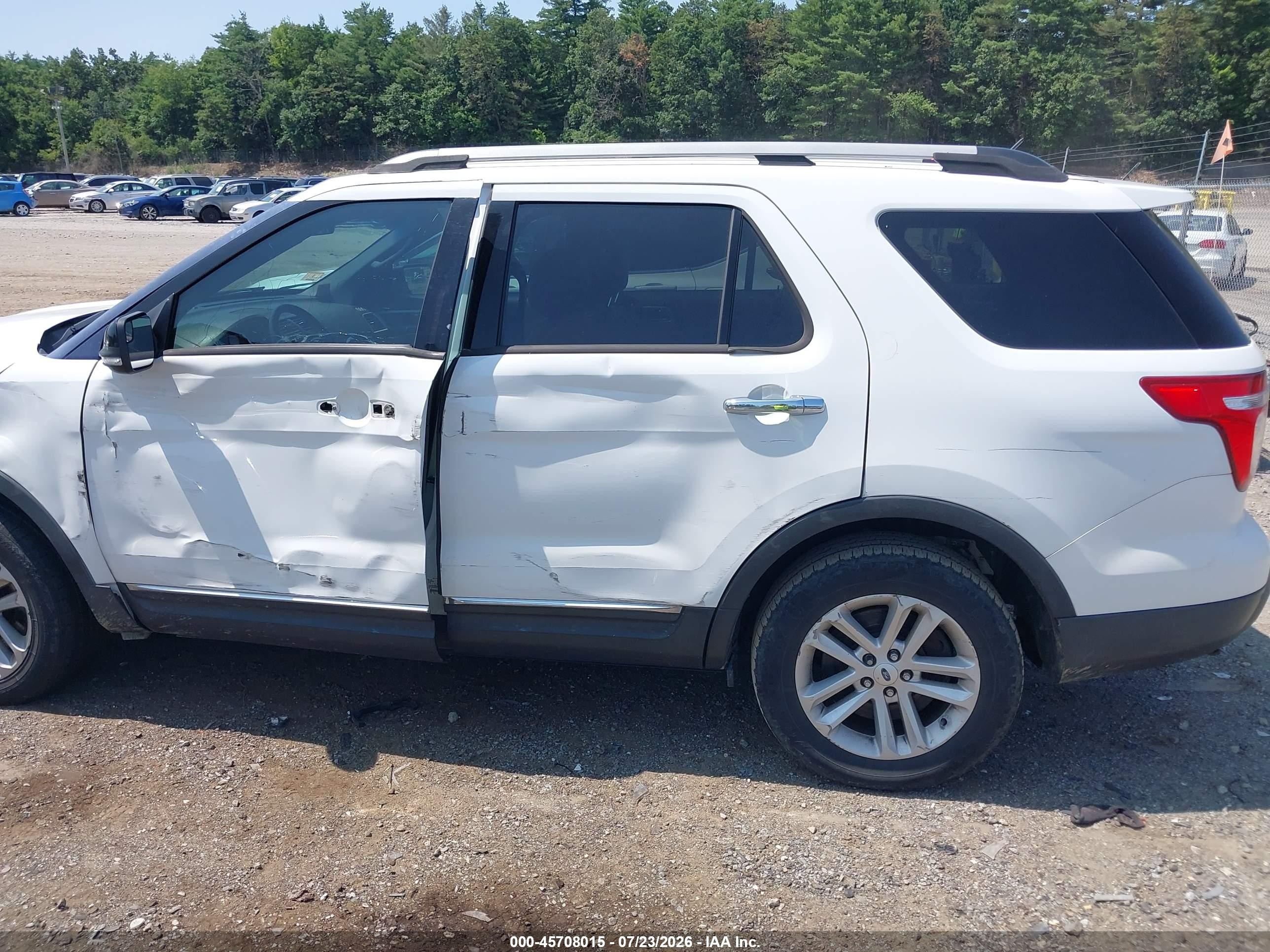 2013 Ford Explorer Xlt White vin: 1FM5K8D88DGC00566