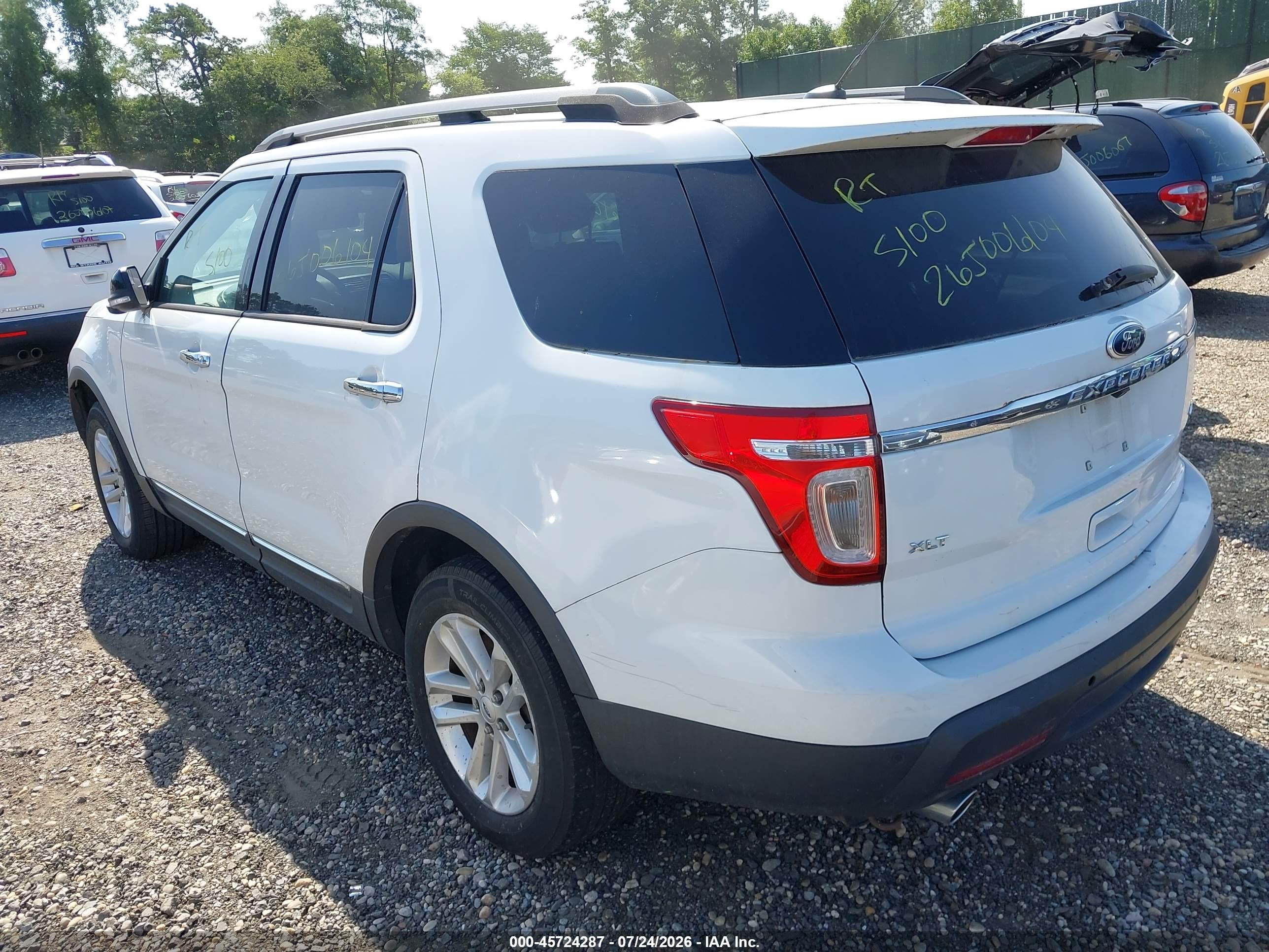 2013 Ford Explorer Xlt White vin: 1FM5K8D88DGC00695