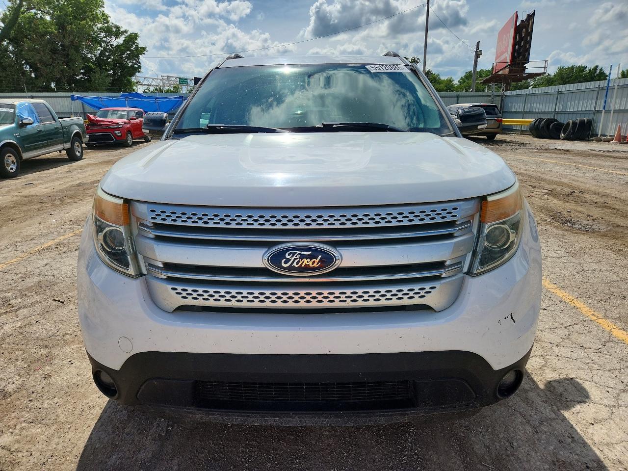 2013 Ford Explorer Xlt White vin: 1FM5K8D88DGC71802