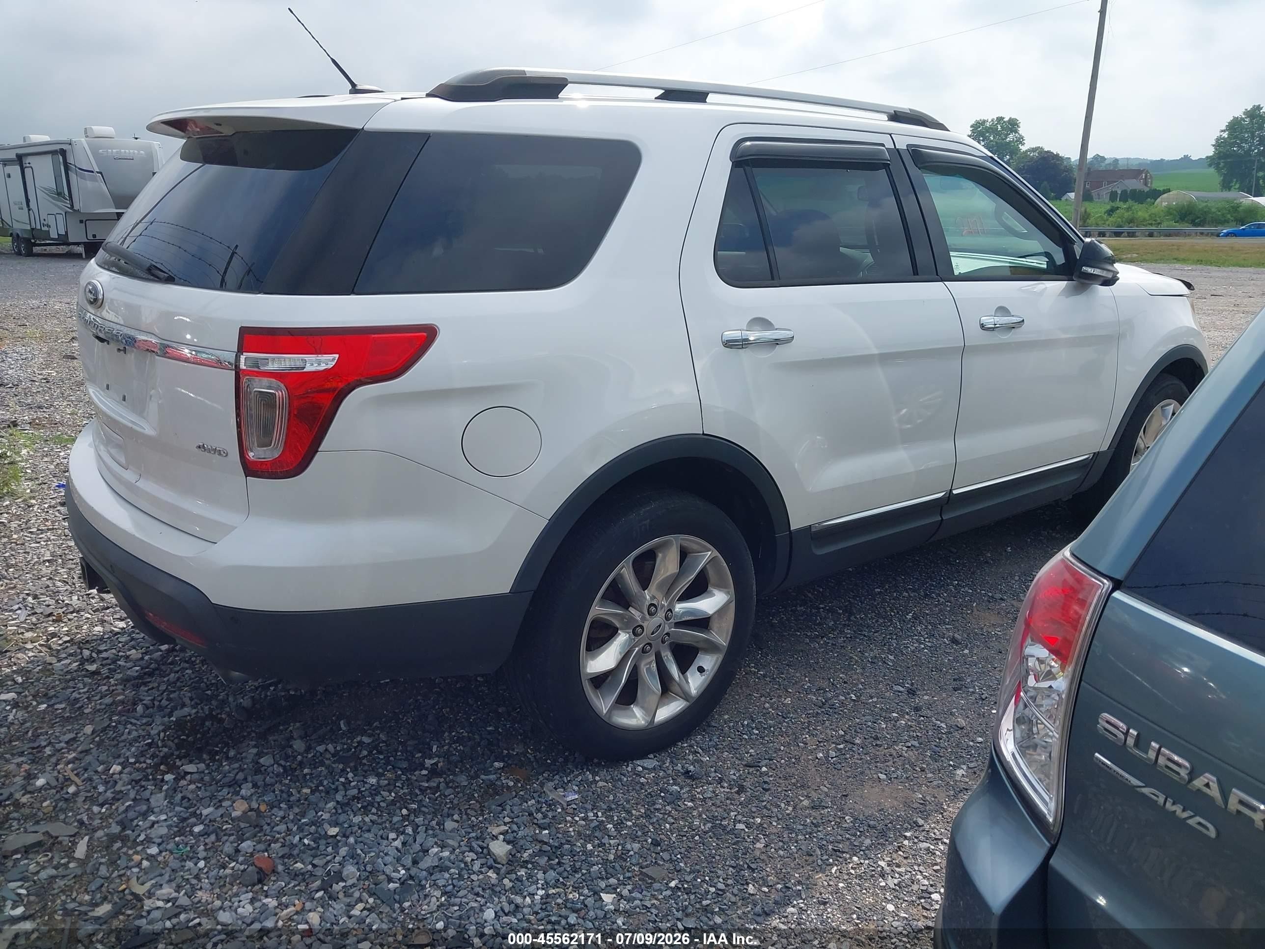 2014 Ford Explorer Xlt White vin: 1FM5K8D88EGA16584