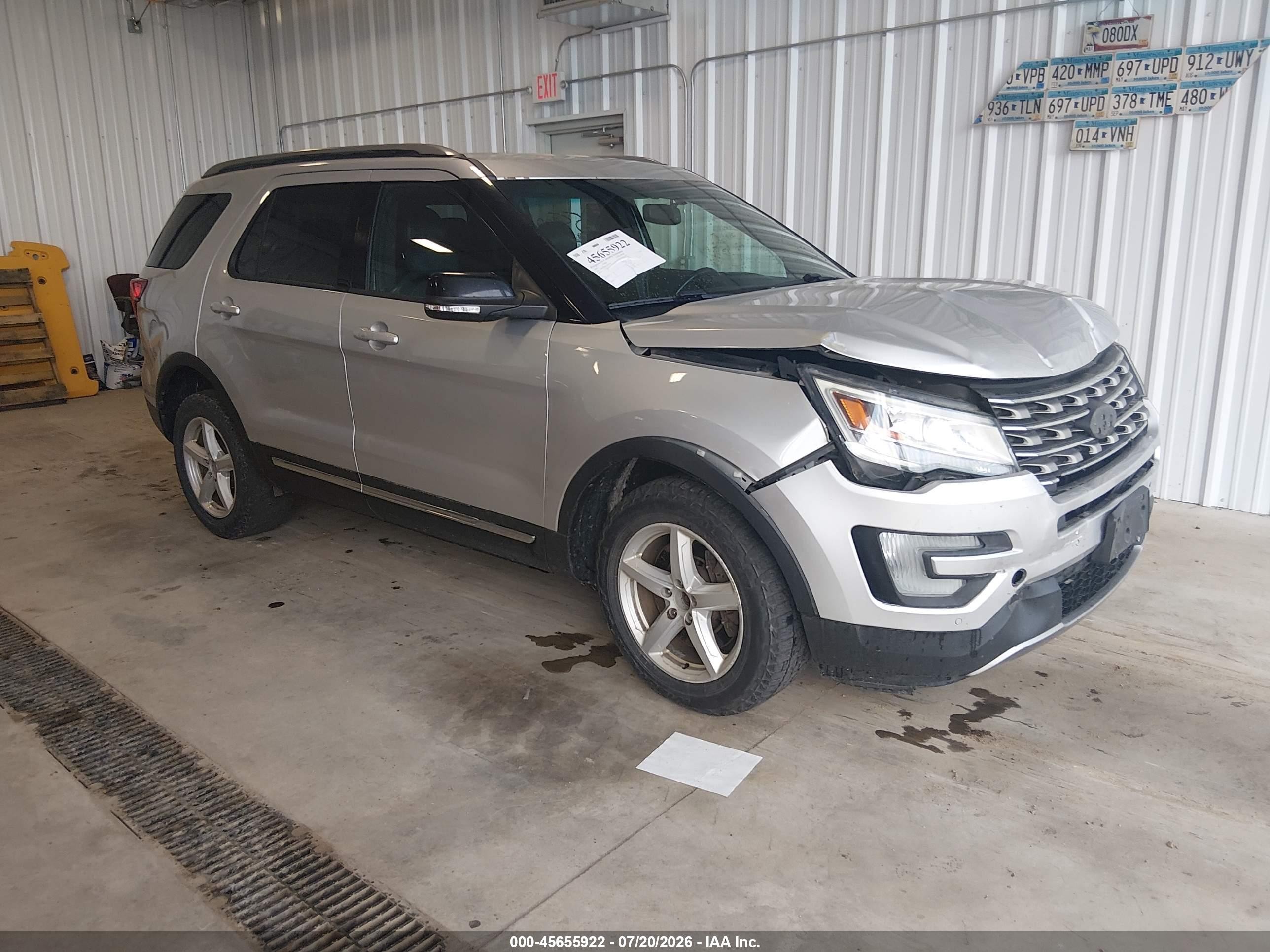 2016 Ford Explorer Xlt Silver vin: 1FM5K8D88GGD34904