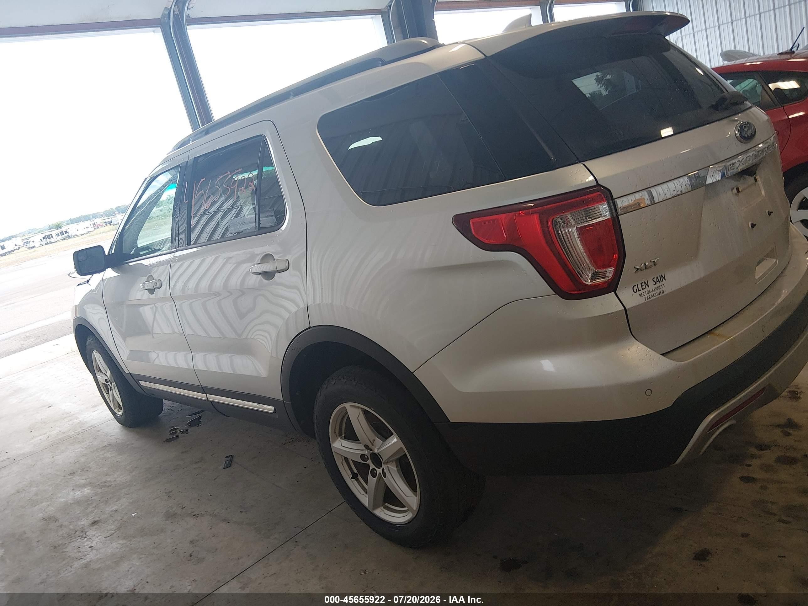 2016 Ford Explorer Xlt Silver vin: 1FM5K8D88GGD34904