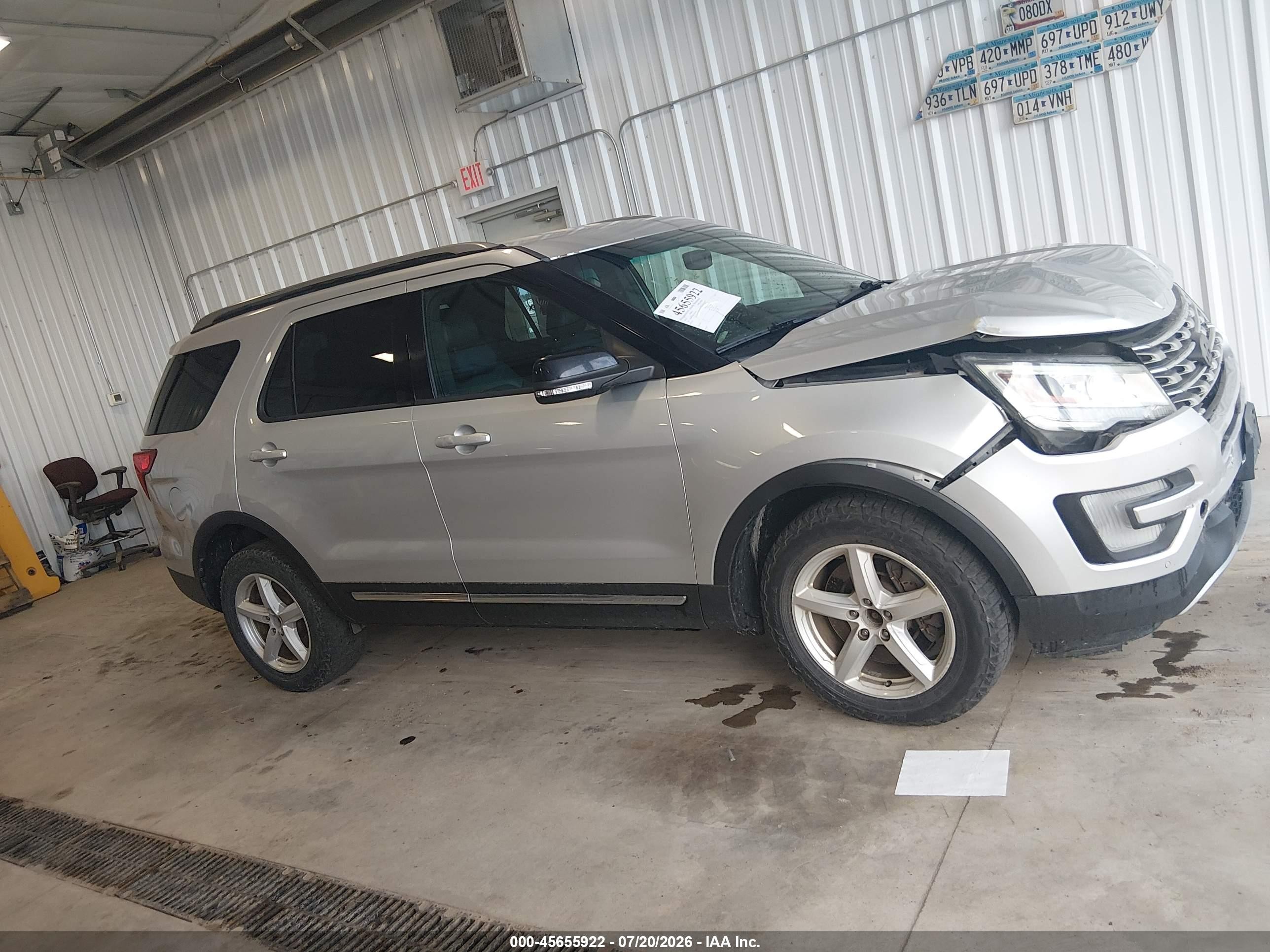 2016 Ford Explorer Xlt Silver vin: 1FM5K8D88GGD34904