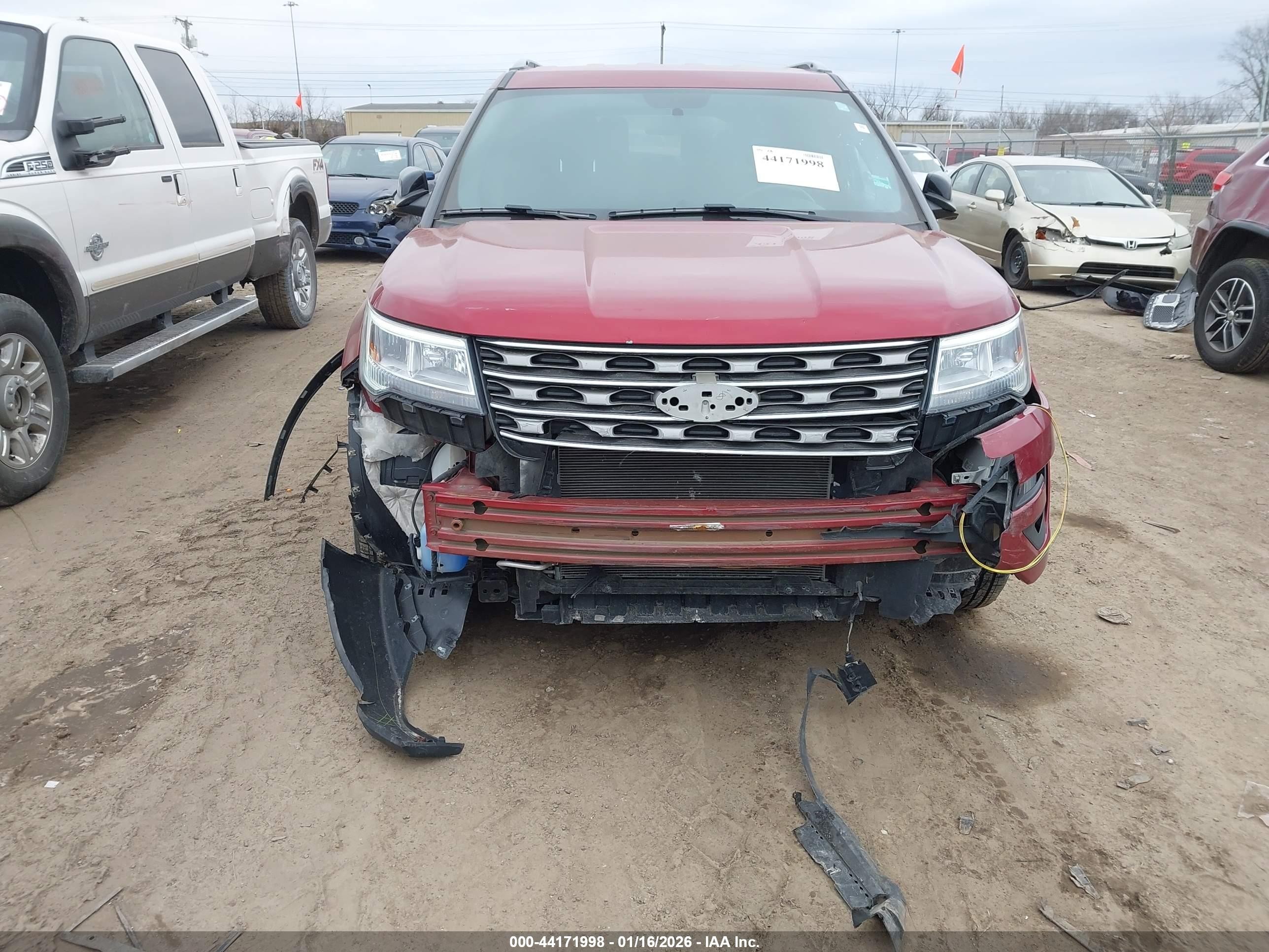 2017 Ford Explorer Xlt Красный vin: 1FM5K8D88HGD52725