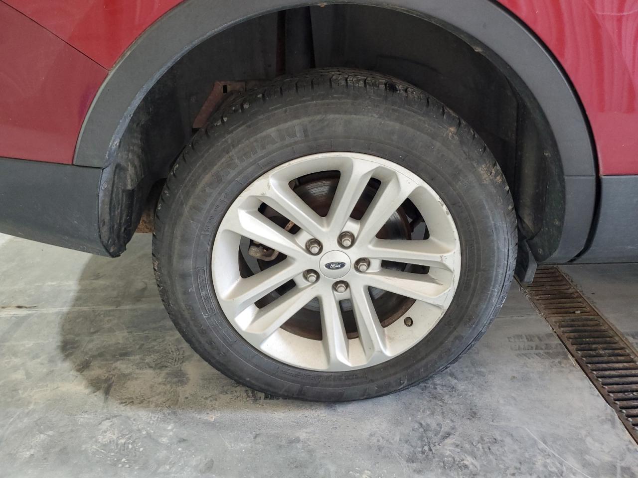 2013 Ford Explorer Xlt Red vin: 1FM5K8D89DGA35921 Damage: Right Rear Wheel, Curb Rash, > 12 Inches