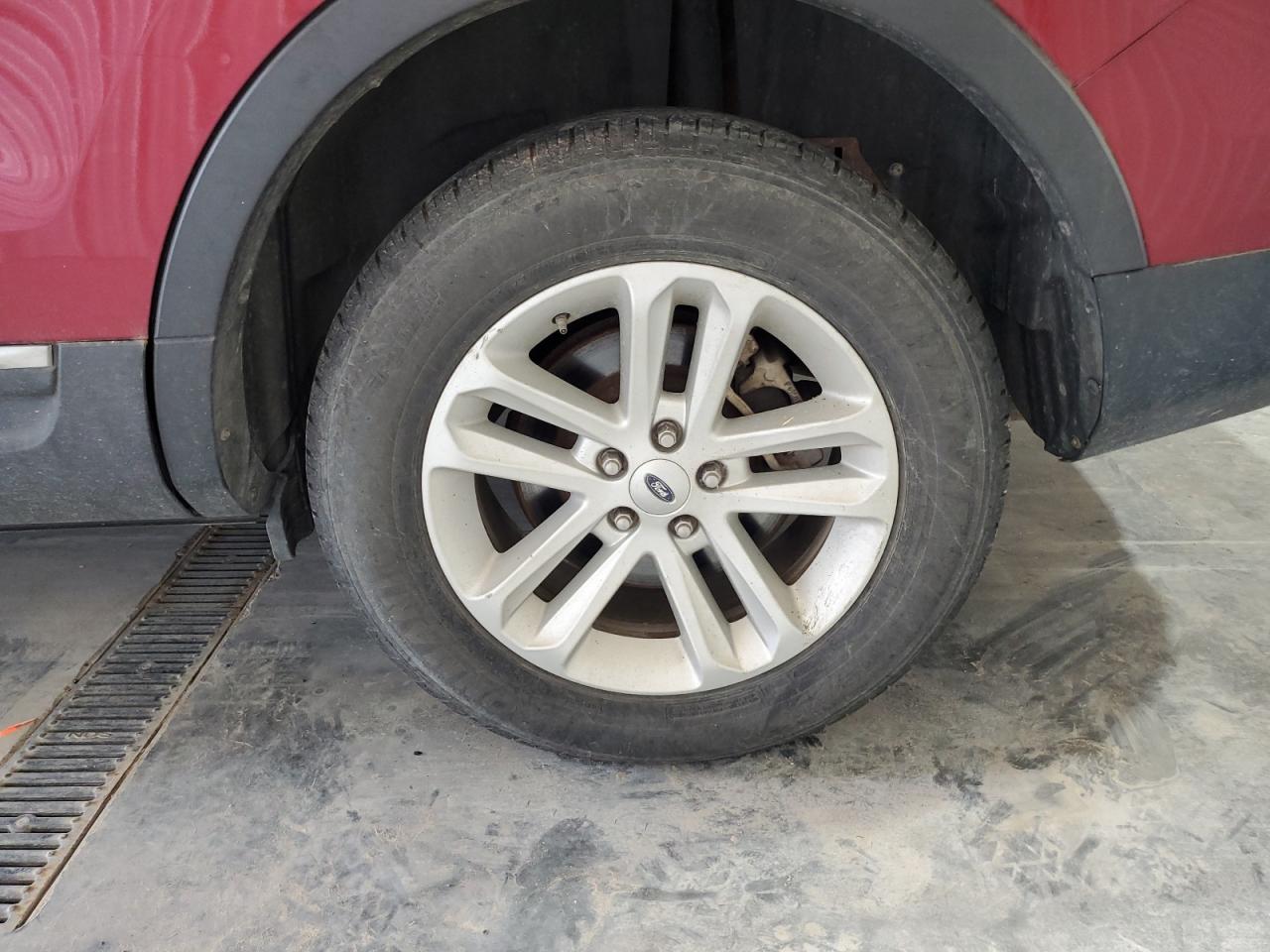 2013 Ford Explorer Xlt Red vin: 1FM5K8D89DGA35921 Damage: Left Rear Wheel, Curb Rash, 1 To 2 Inches