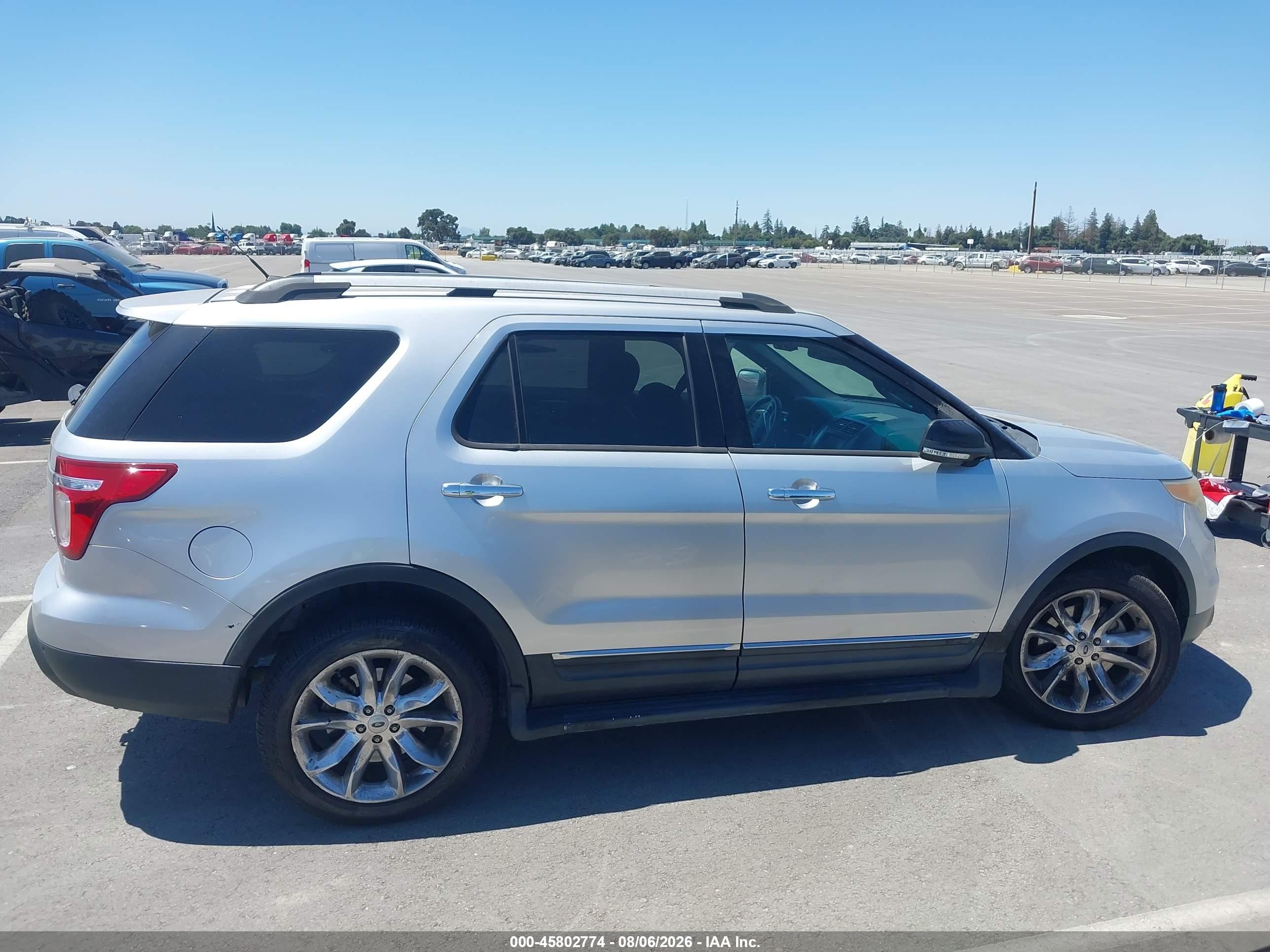 2013 Ford Explorer Xlt Silver vin: 1FM5K8D89DGC15240