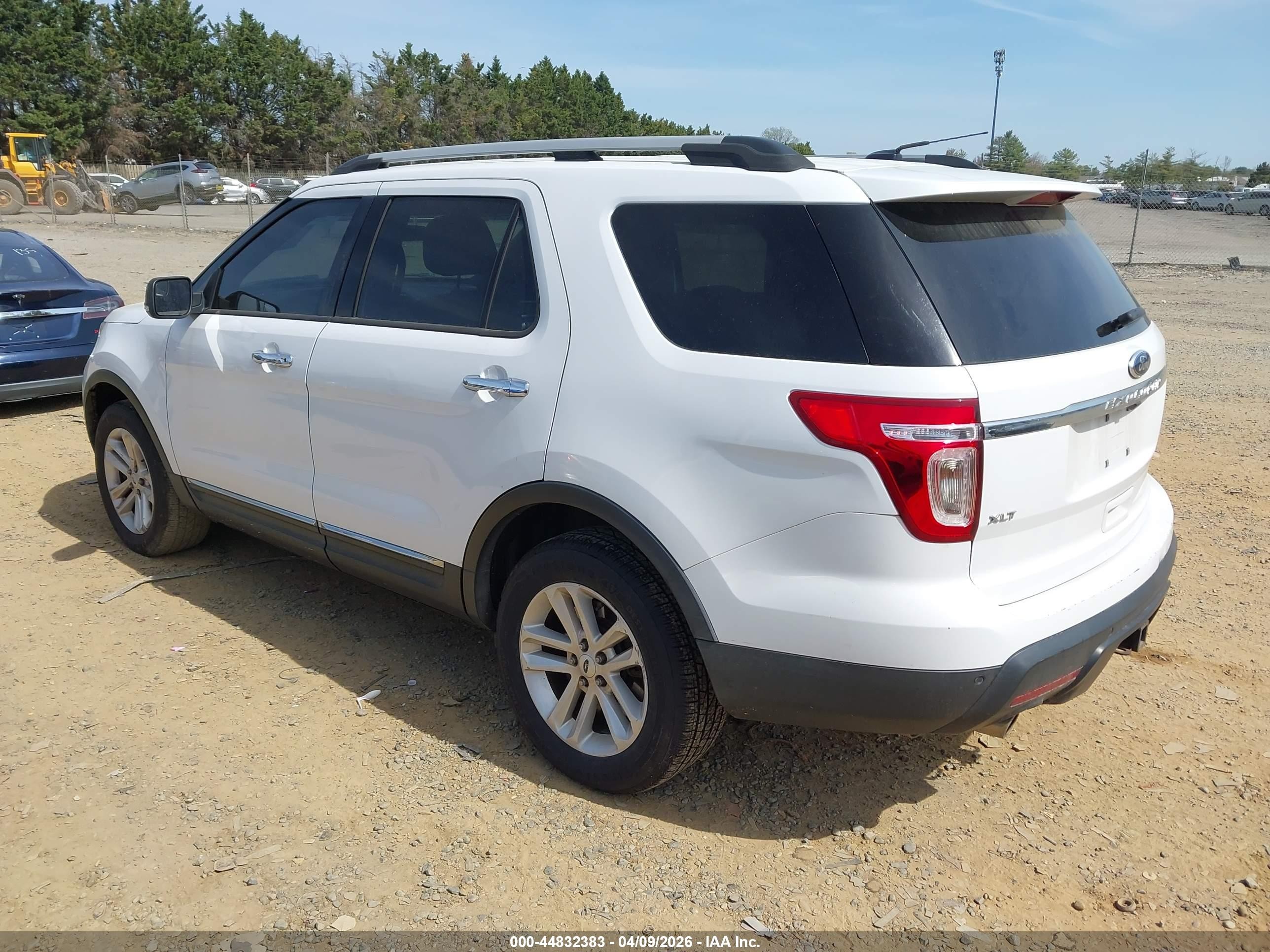 2013 Ford Explorer Xlt Белый vin: 1FM5K8D89DGC33379