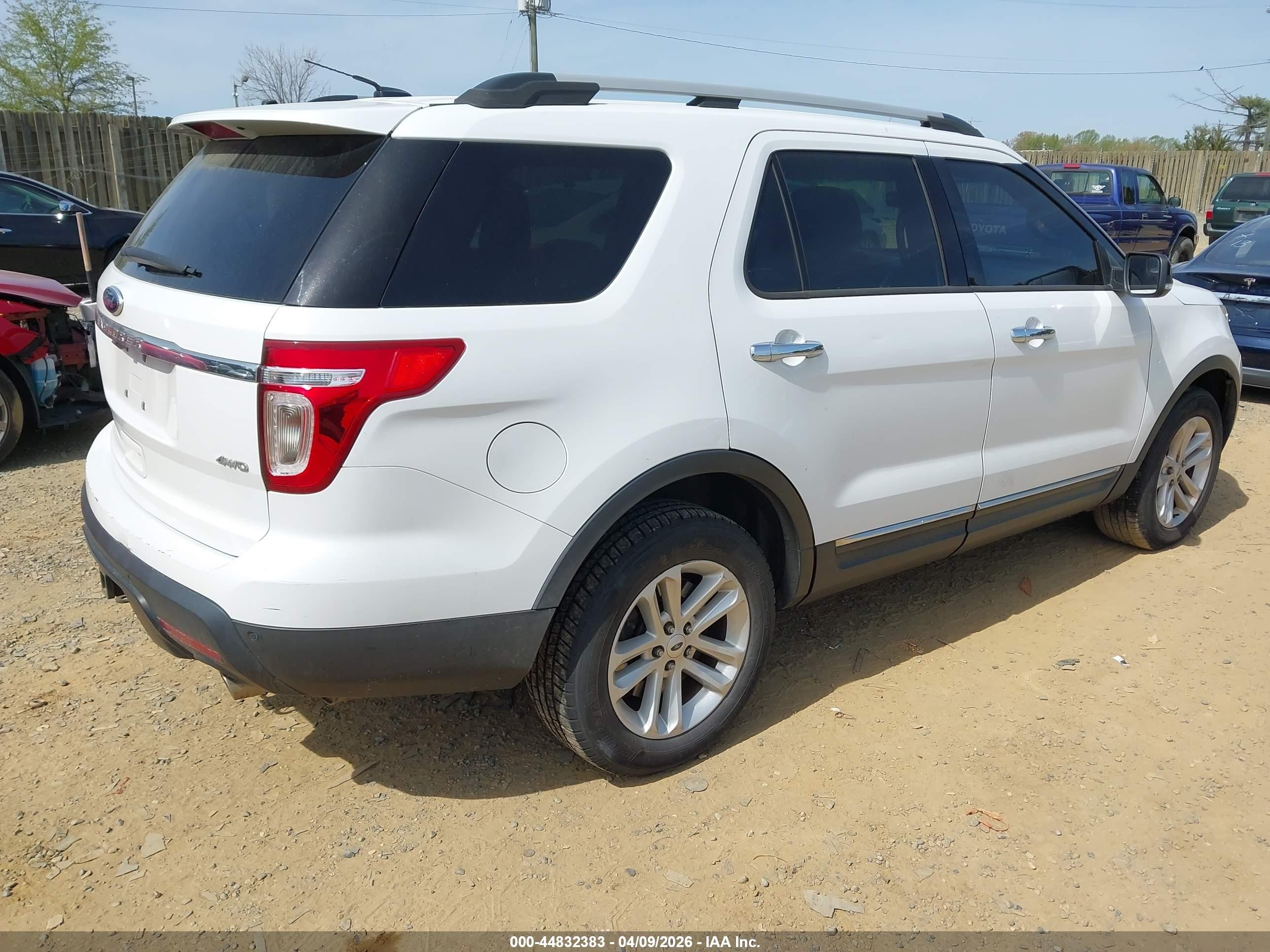 2013 Ford Explorer Xlt Белый vin: 1FM5K8D89DGC33379