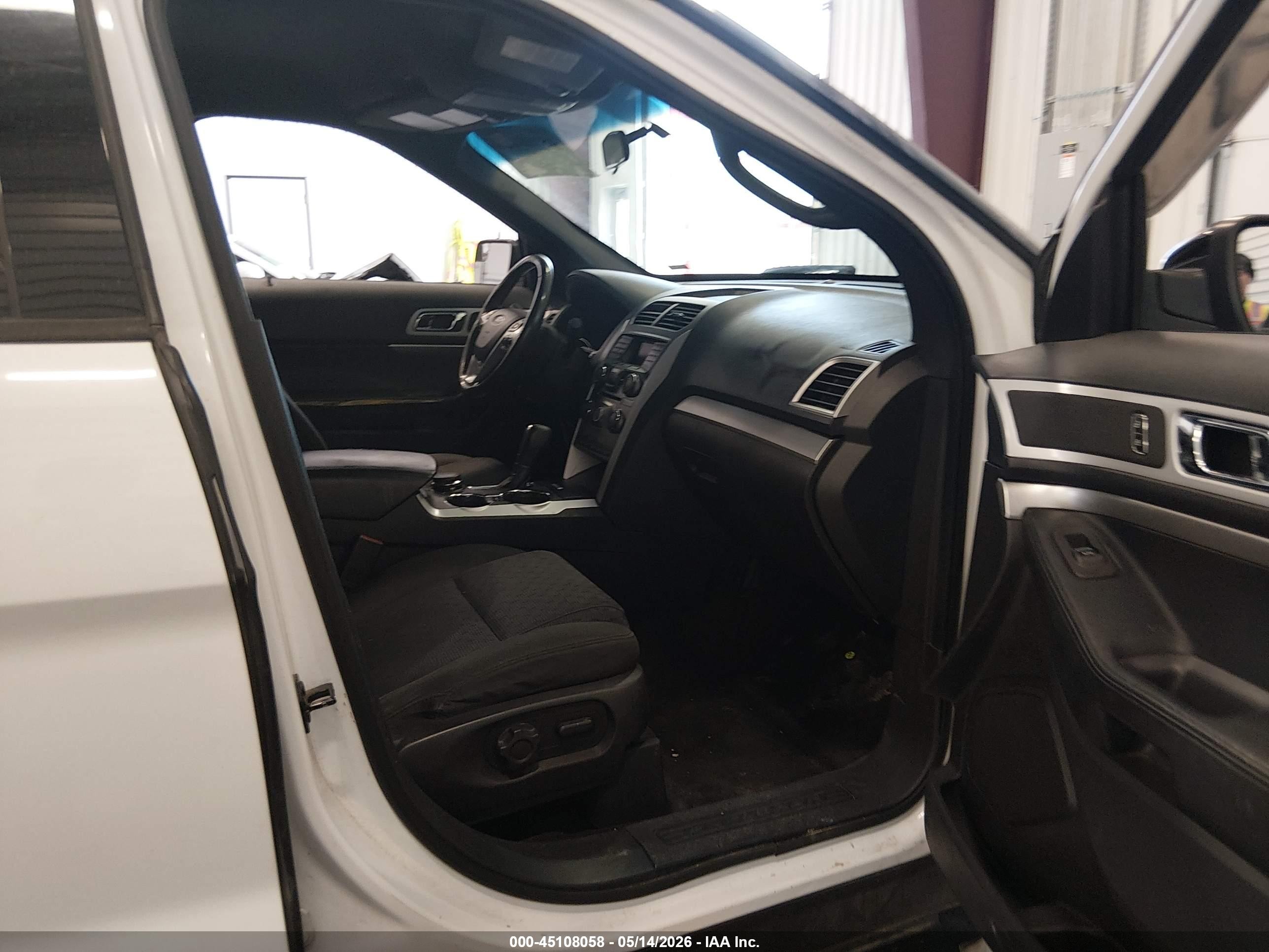 2014 Ford Explorer Xlt White vin: 1FM5K8D89EGA14620
