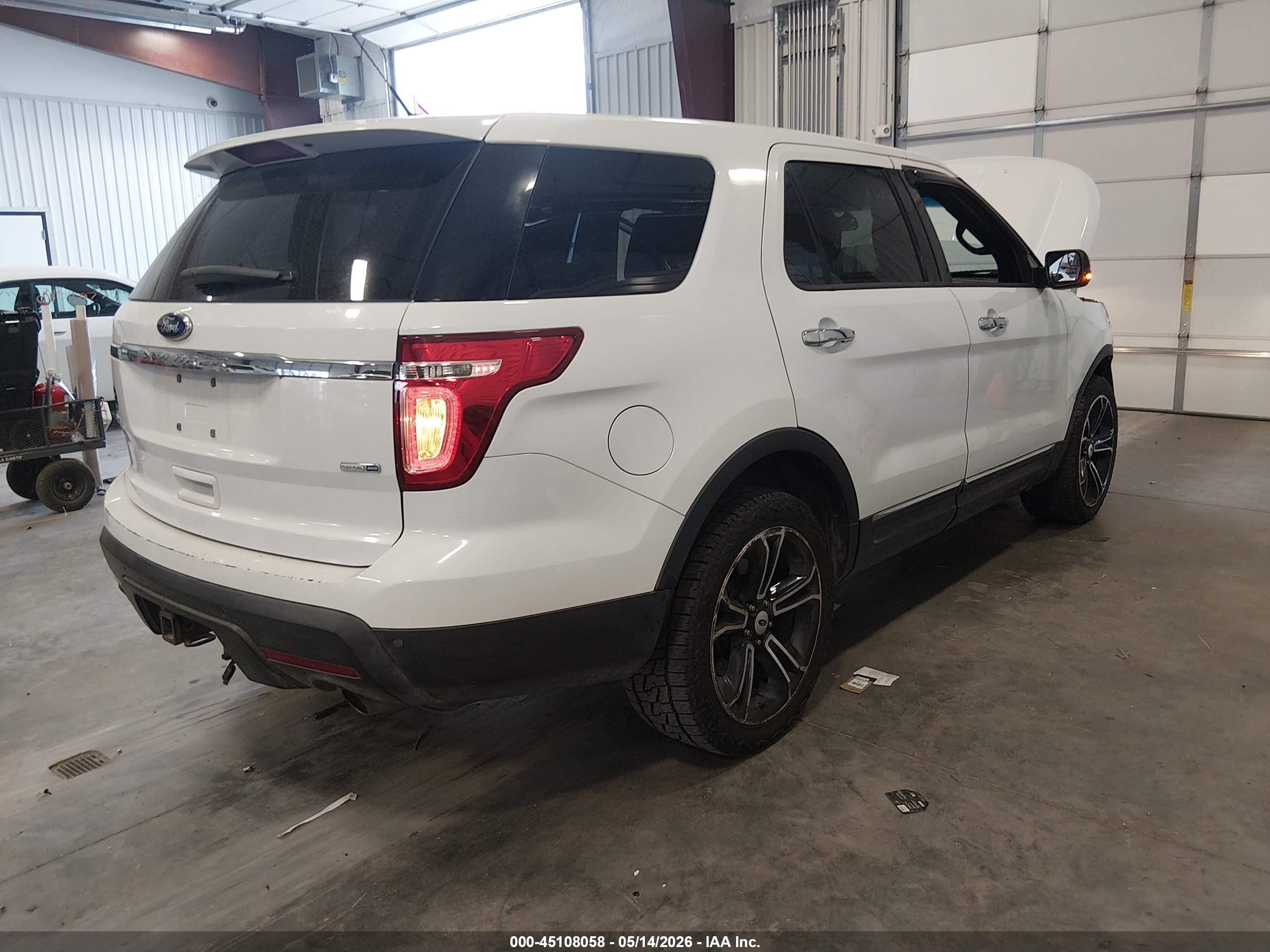 2014 Ford Explorer Xlt White vin: 1FM5K8D89EGA14620