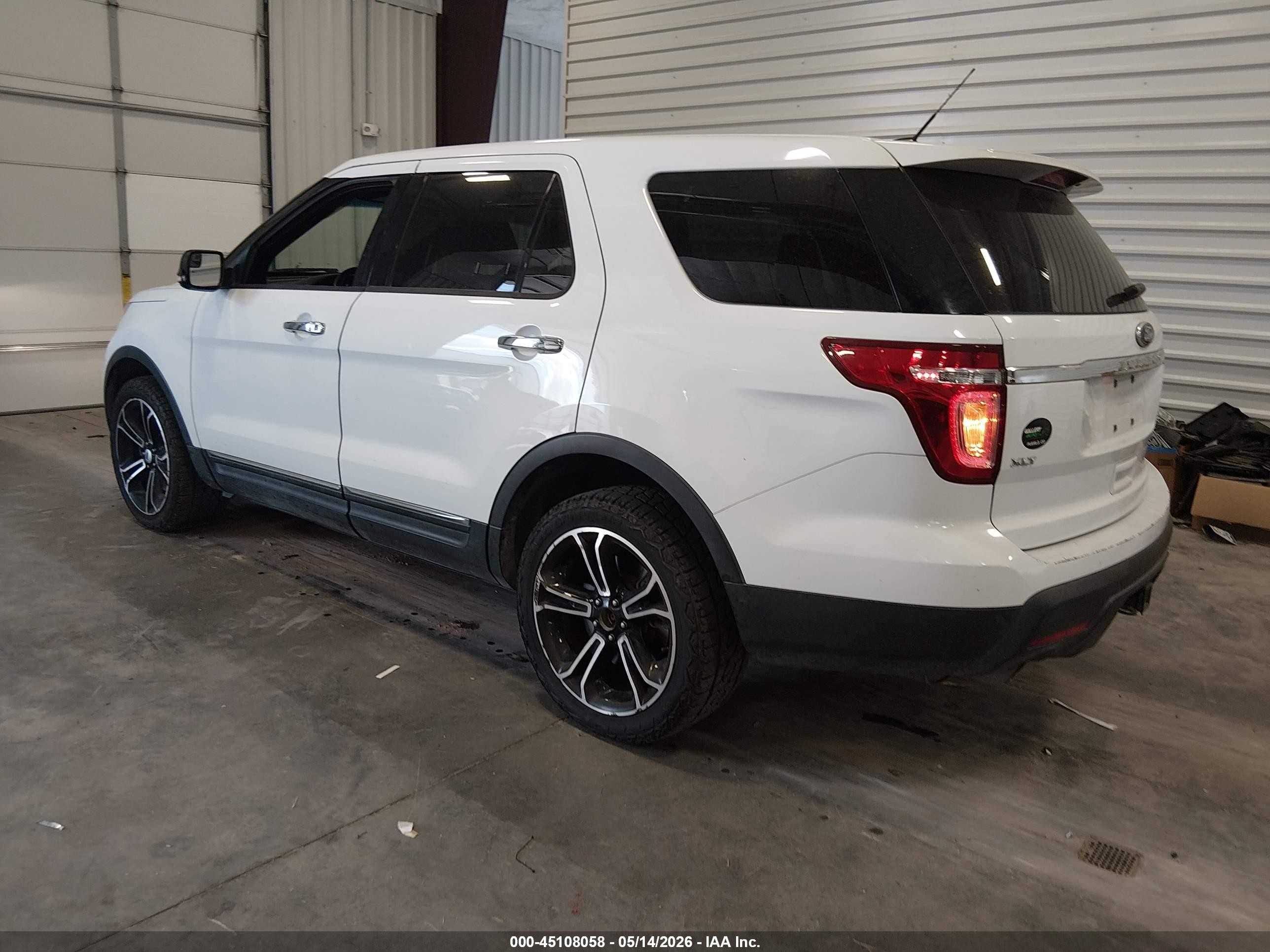 2014 Ford Explorer Xlt White vin: 1FM5K8D89EGA14620