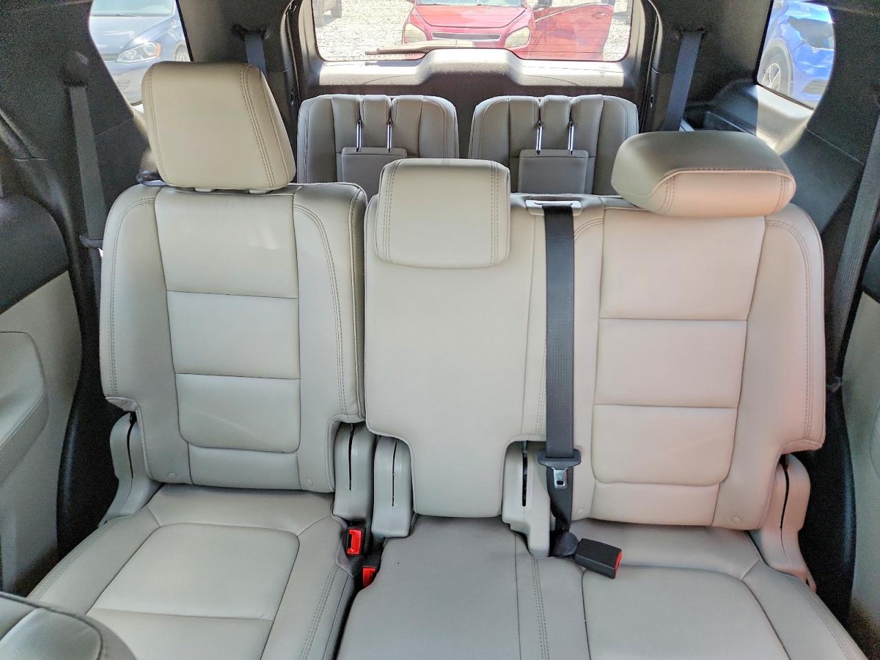 2014 Ford Explorer Xlt White vin: 1FM5K8D89EGA79452