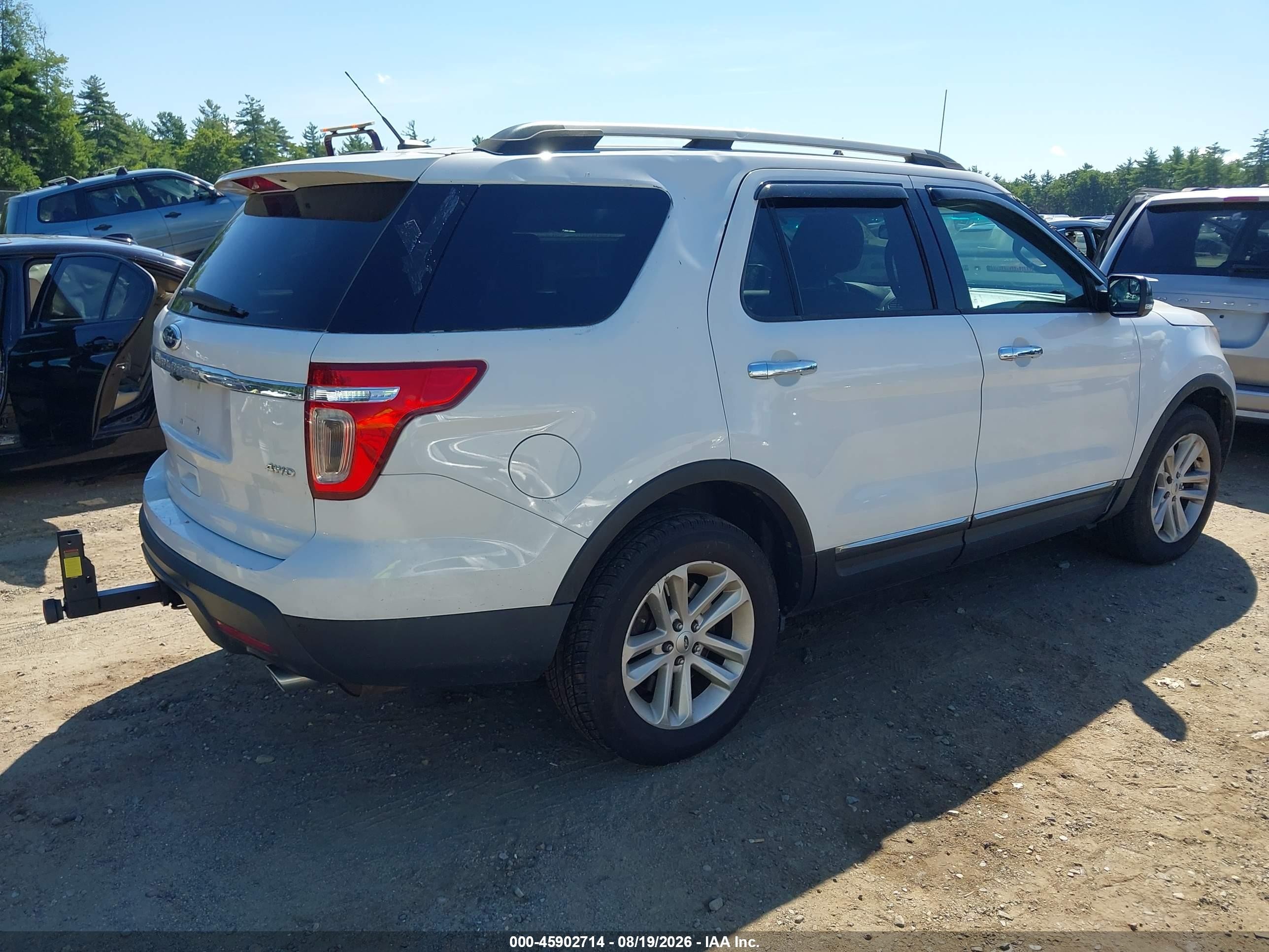 2014 Ford Explorer Xlt Silver vin: 1FM5K8D89EGB65859