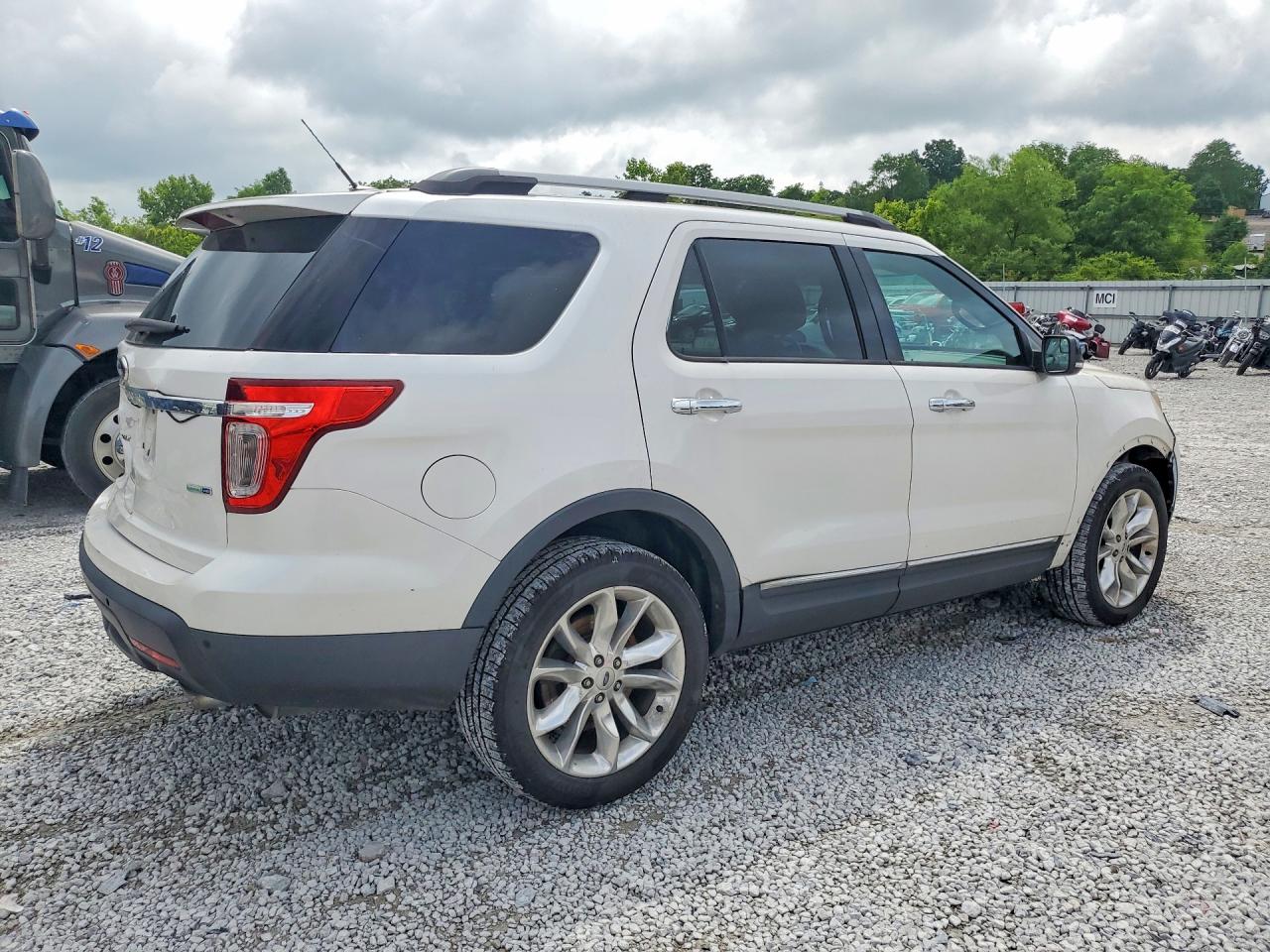 2014 Ford Explorer Xlt White vin: 1FM5K8D89EGC32637