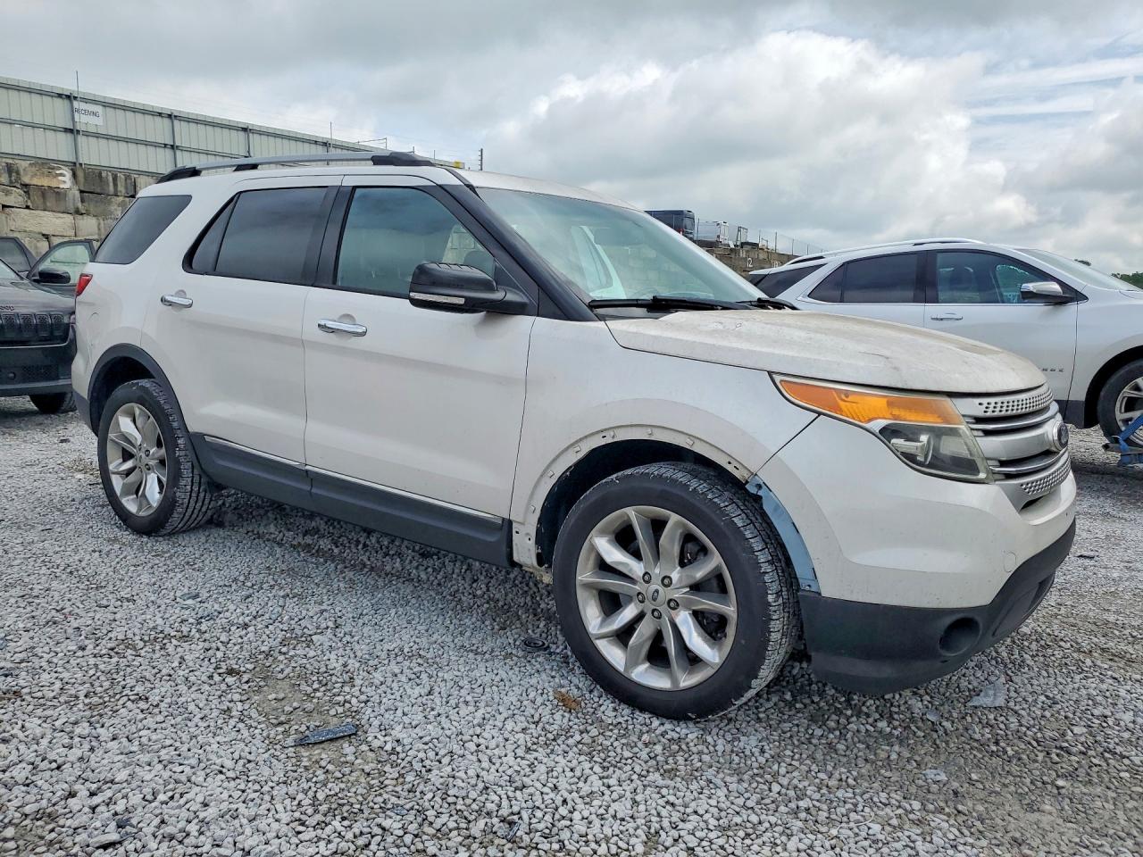 2014 Ford Explorer Xlt White vin: 1FM5K8D89EGC32637