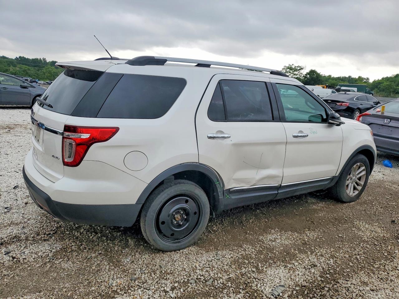 2015 Ford Explorer Xlt Белый vin: 1FM5K8D89FGA50812