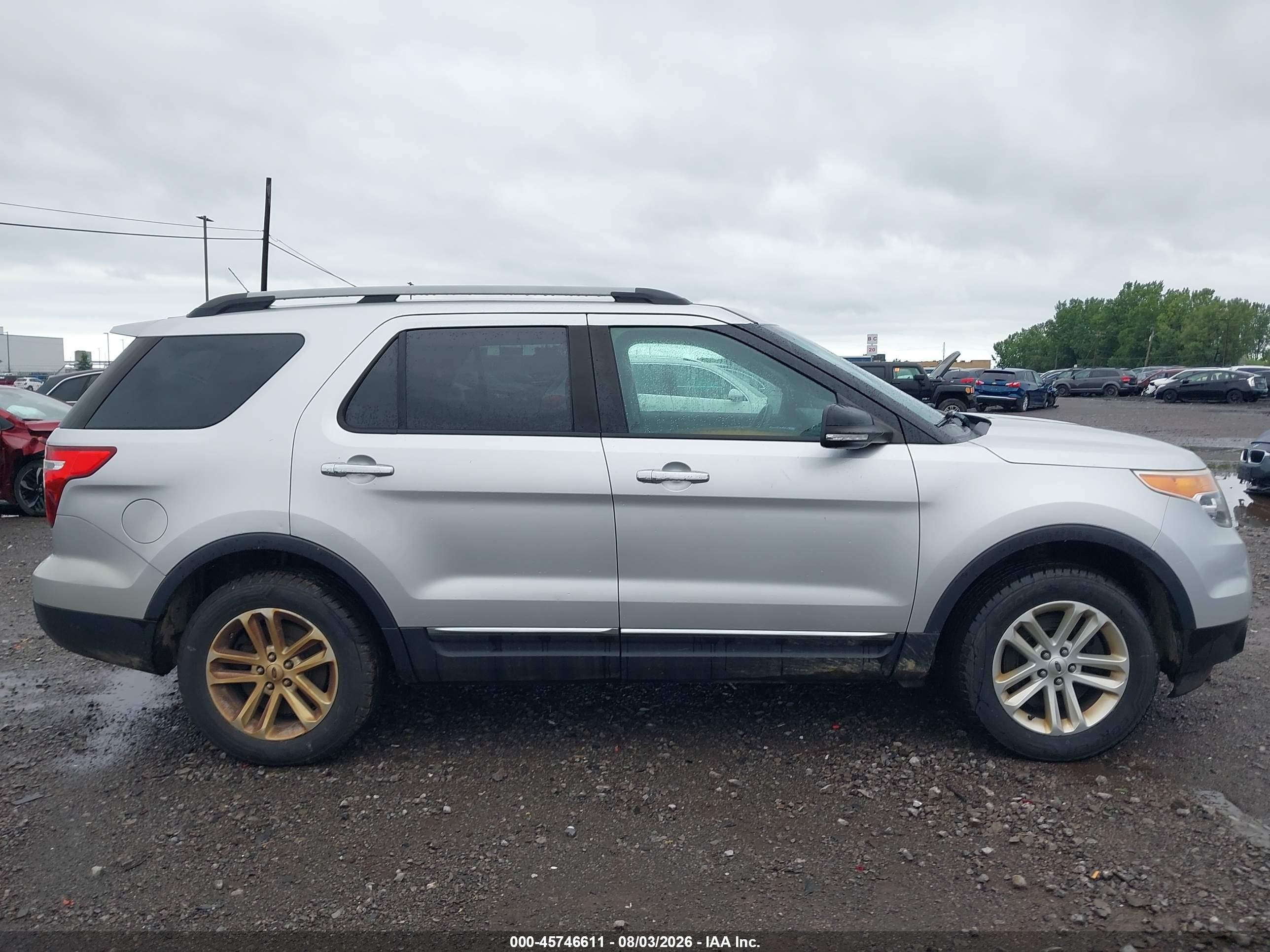 2015 Ford Explorer Xlt Silver vin: 1FM5K8D89FGB57259