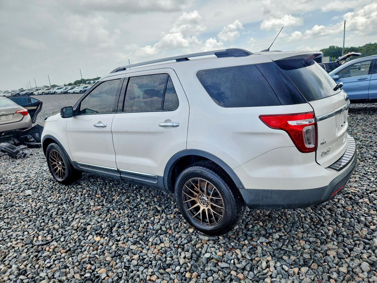 2015 Ford Explorer Xlt Белый vin: 1FM5K8D89FGC28234
