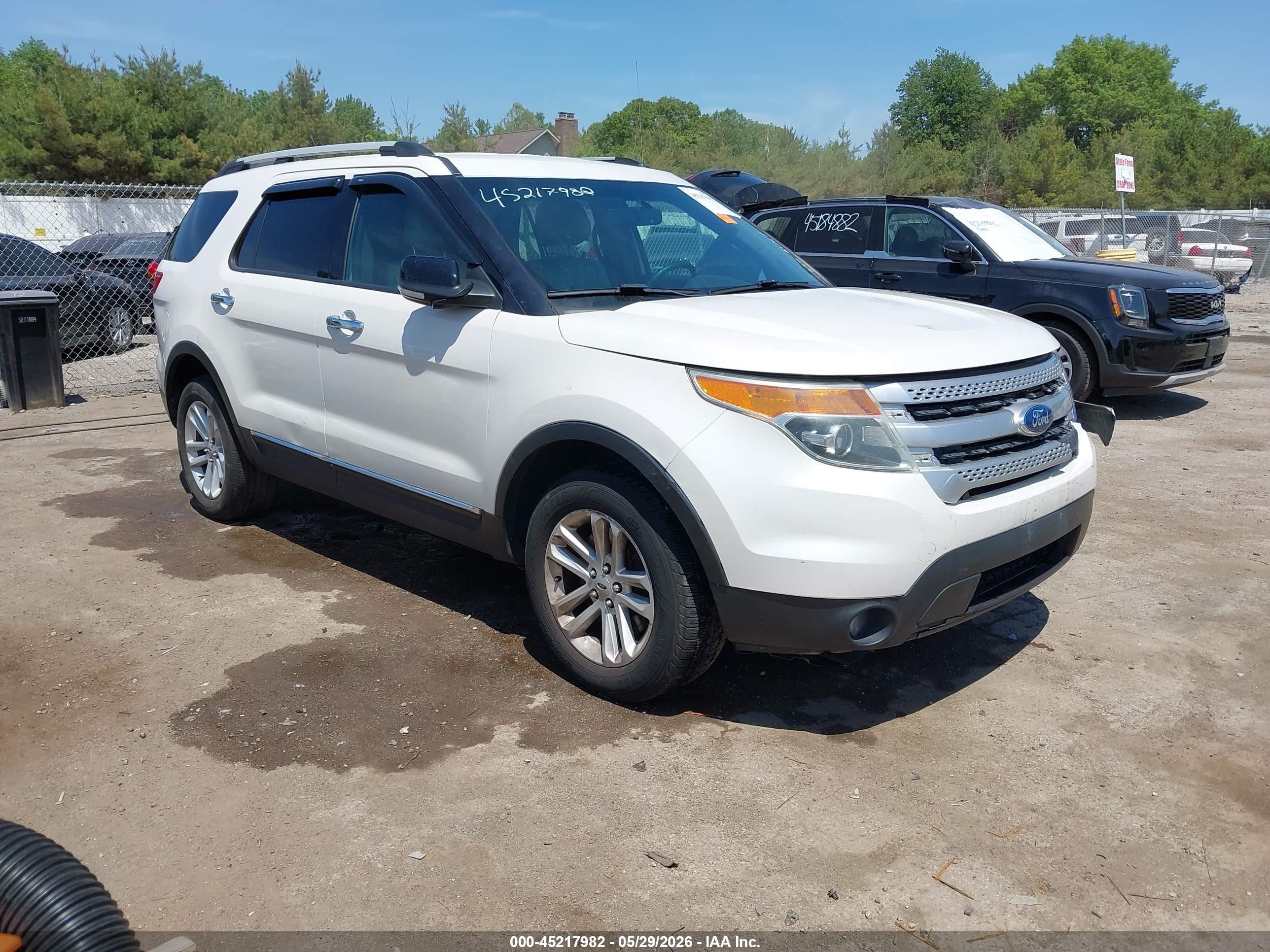 2015 Ford Explorer Xlt White vin: 1FM5K8D89FGC52534