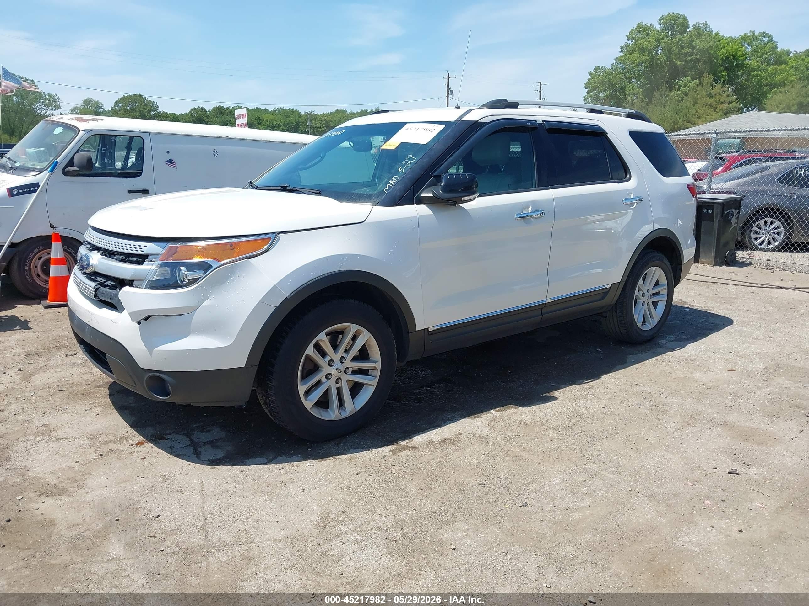 2015 Ford Explorer Xlt White vin: 1FM5K8D89FGC52534