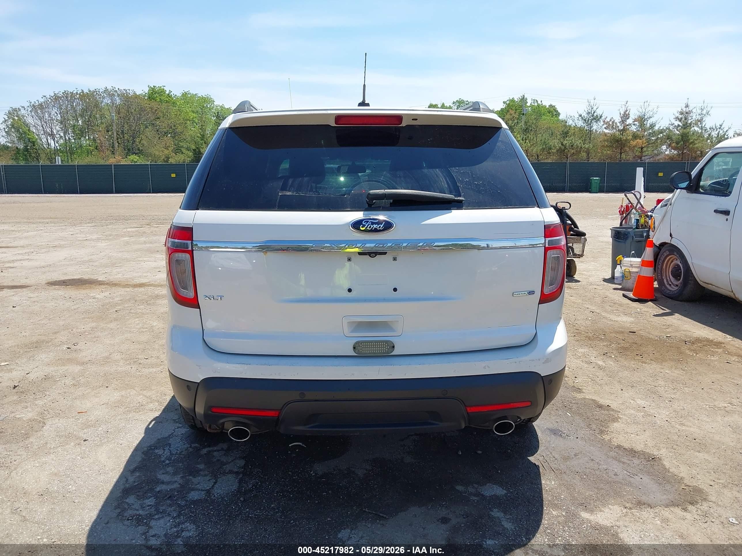 2015 Ford Explorer Xlt White vin: 1FM5K8D89FGC52534