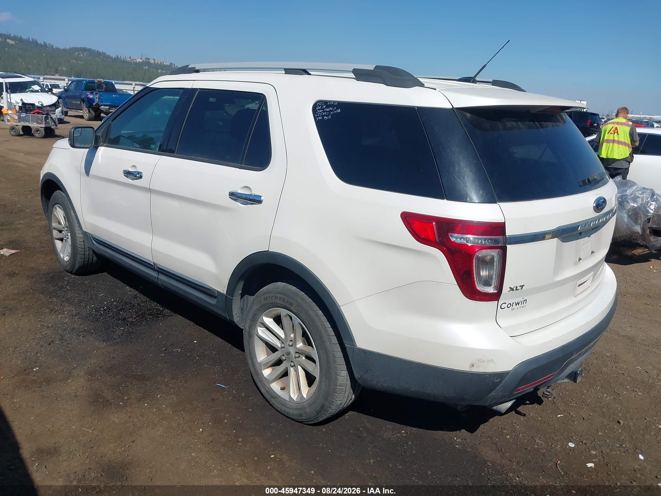 2015 Ford Explorer Xlt White vin: 1FM5K8D89FGC55823