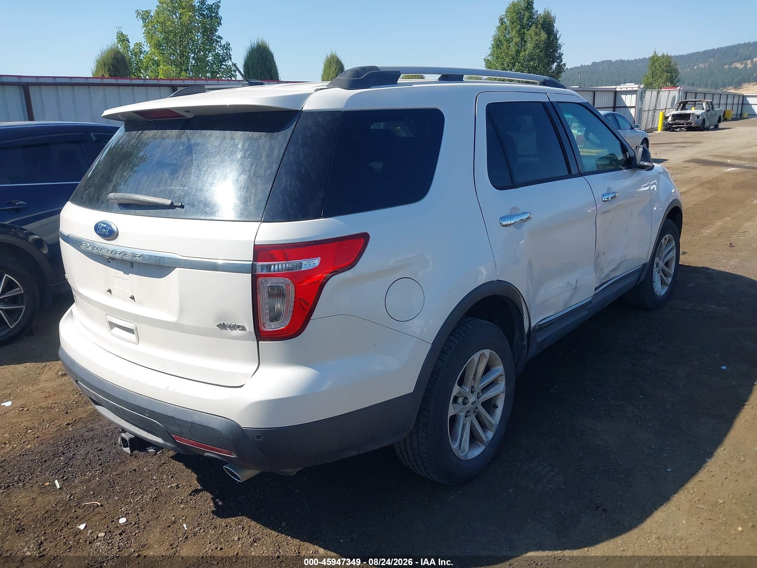 2015 Ford Explorer Xlt White vin: 1FM5K8D89FGC55823