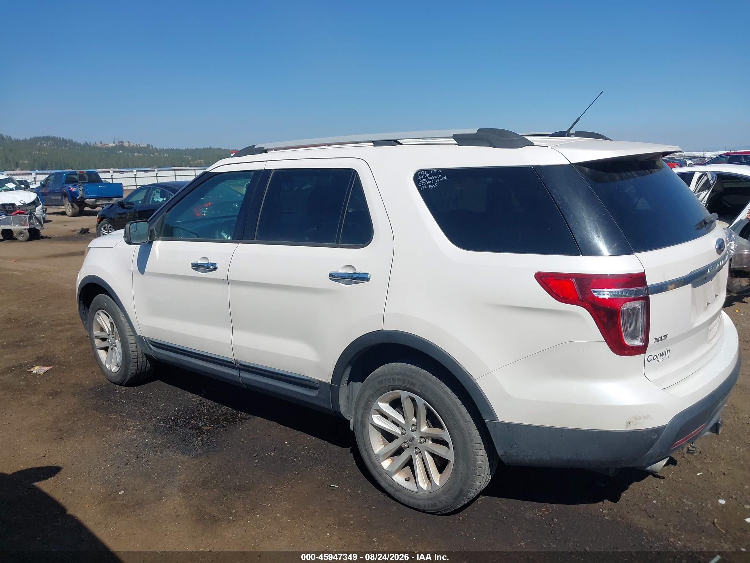 2015 Ford Explorer Xlt White vin: 1FM5K8D89FGC55823
