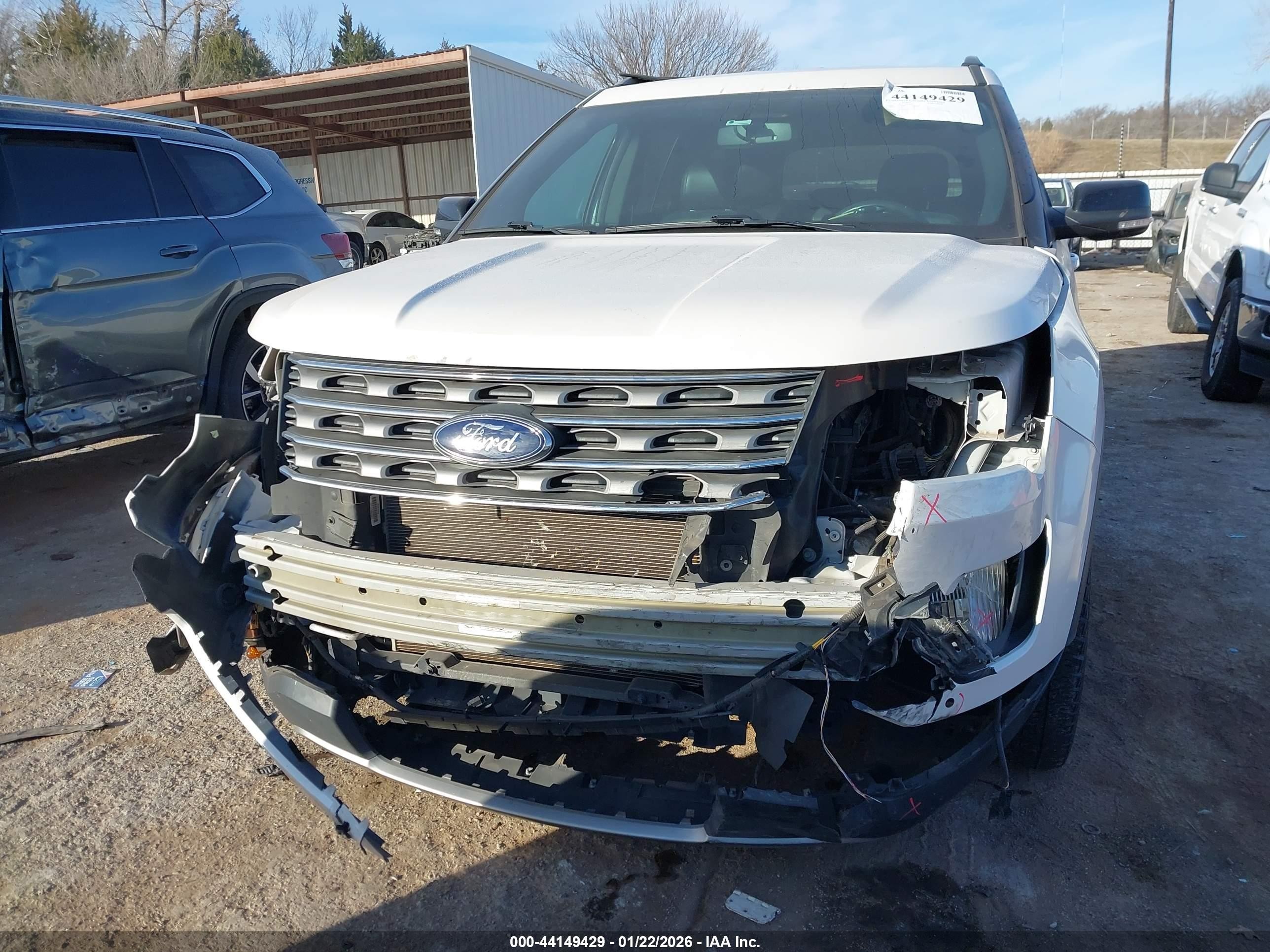 2017 Ford Explorer Xlt White vin: 1FM5K8D89HGC76058