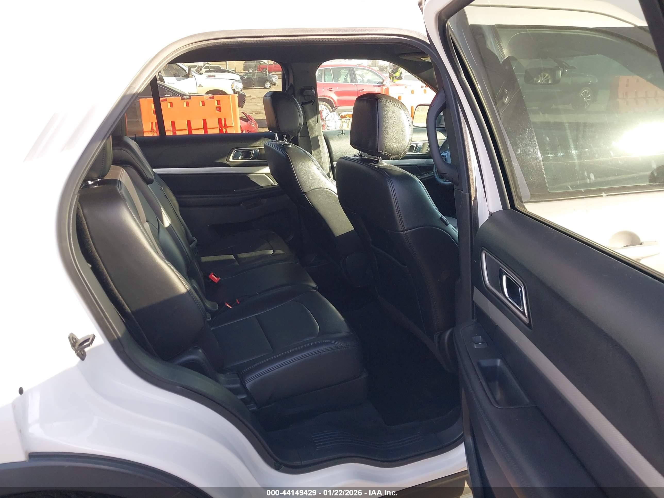 2017 Ford Explorer Xlt White vin: 1FM5K8D89HGC76058