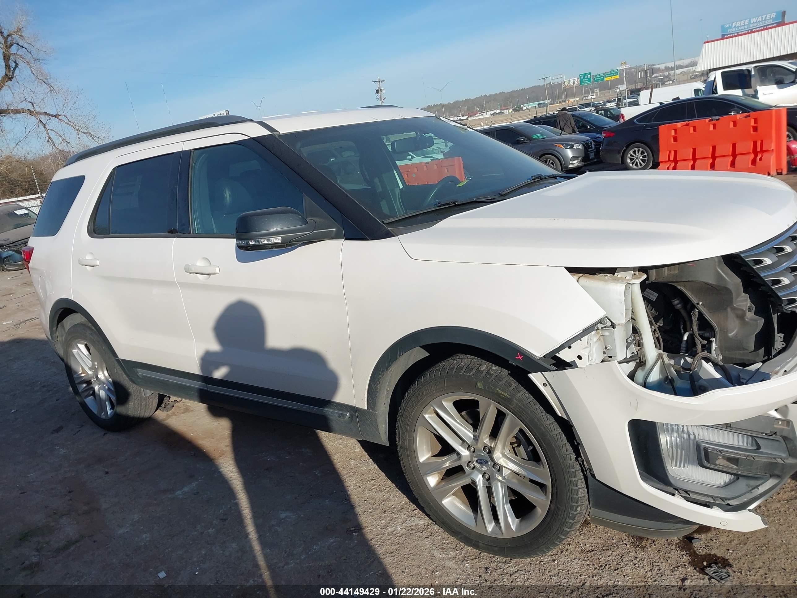 2017 Ford Explorer Xlt White vin: 1FM5K8D89HGC76058