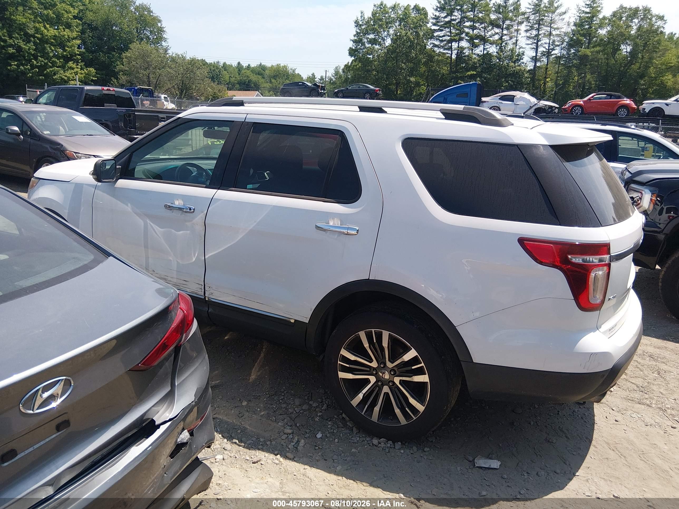 2013 Ford Explorer Xlt White vin: 1FM5K8D8XDGA27245