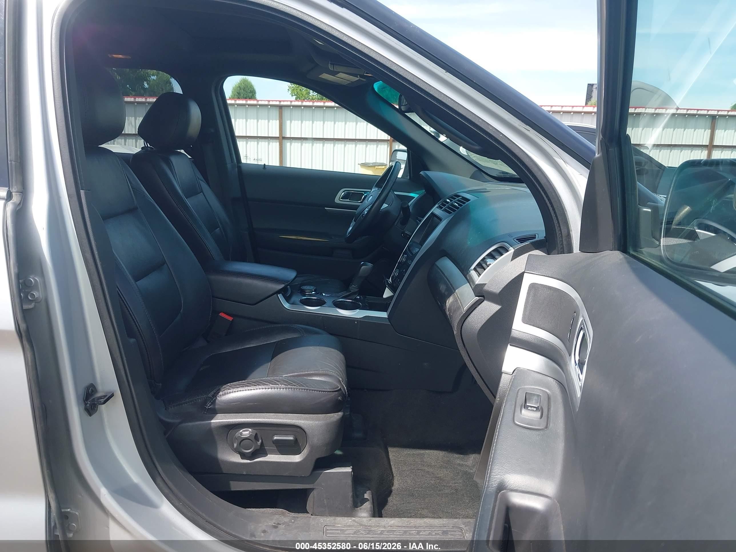 2013 Ford Explorer Xlt Silver vin: 1FM5K8D8XDGA72606