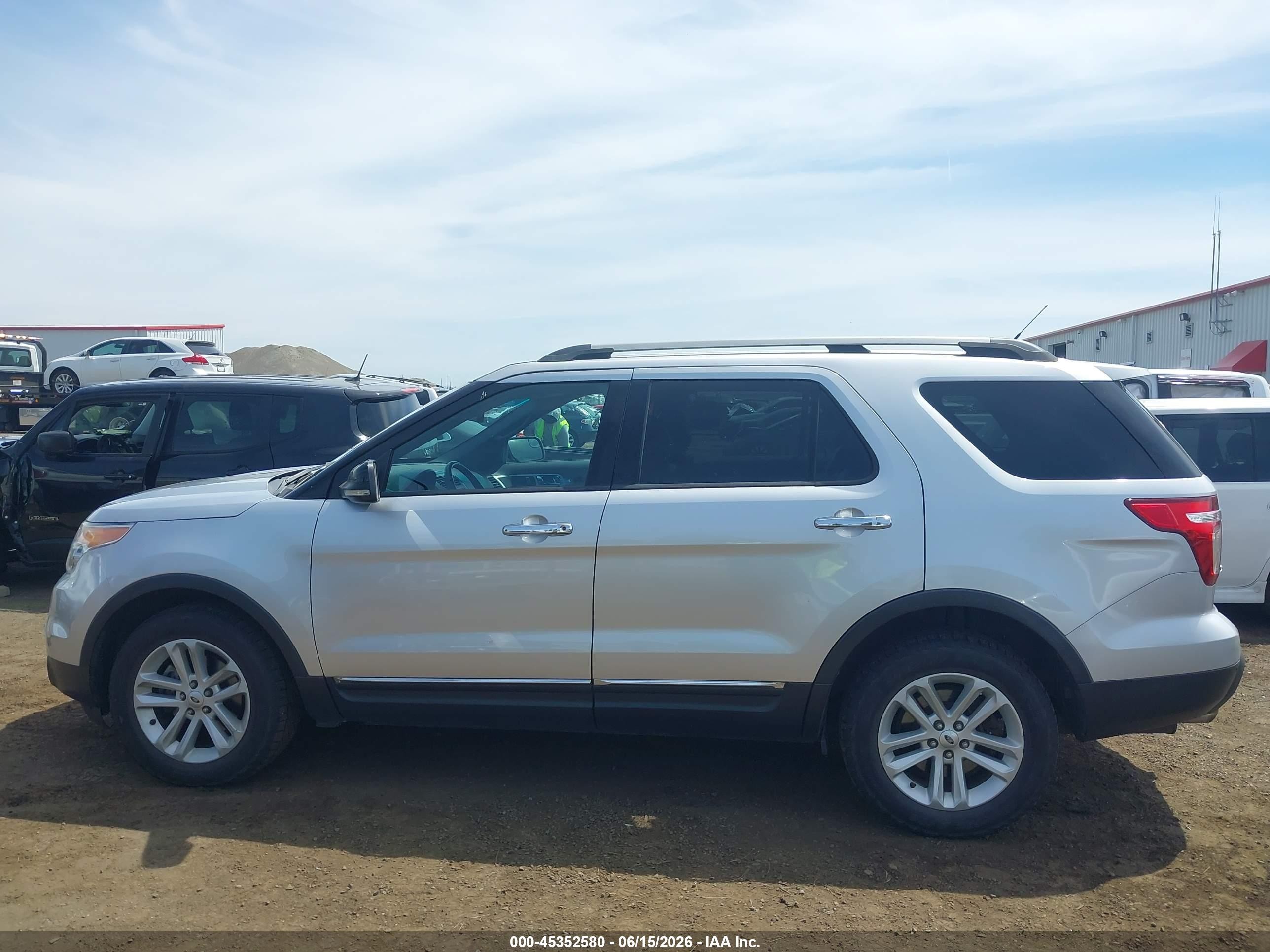 2013 Ford Explorer Xlt Silver vin: 1FM5K8D8XDGA72606