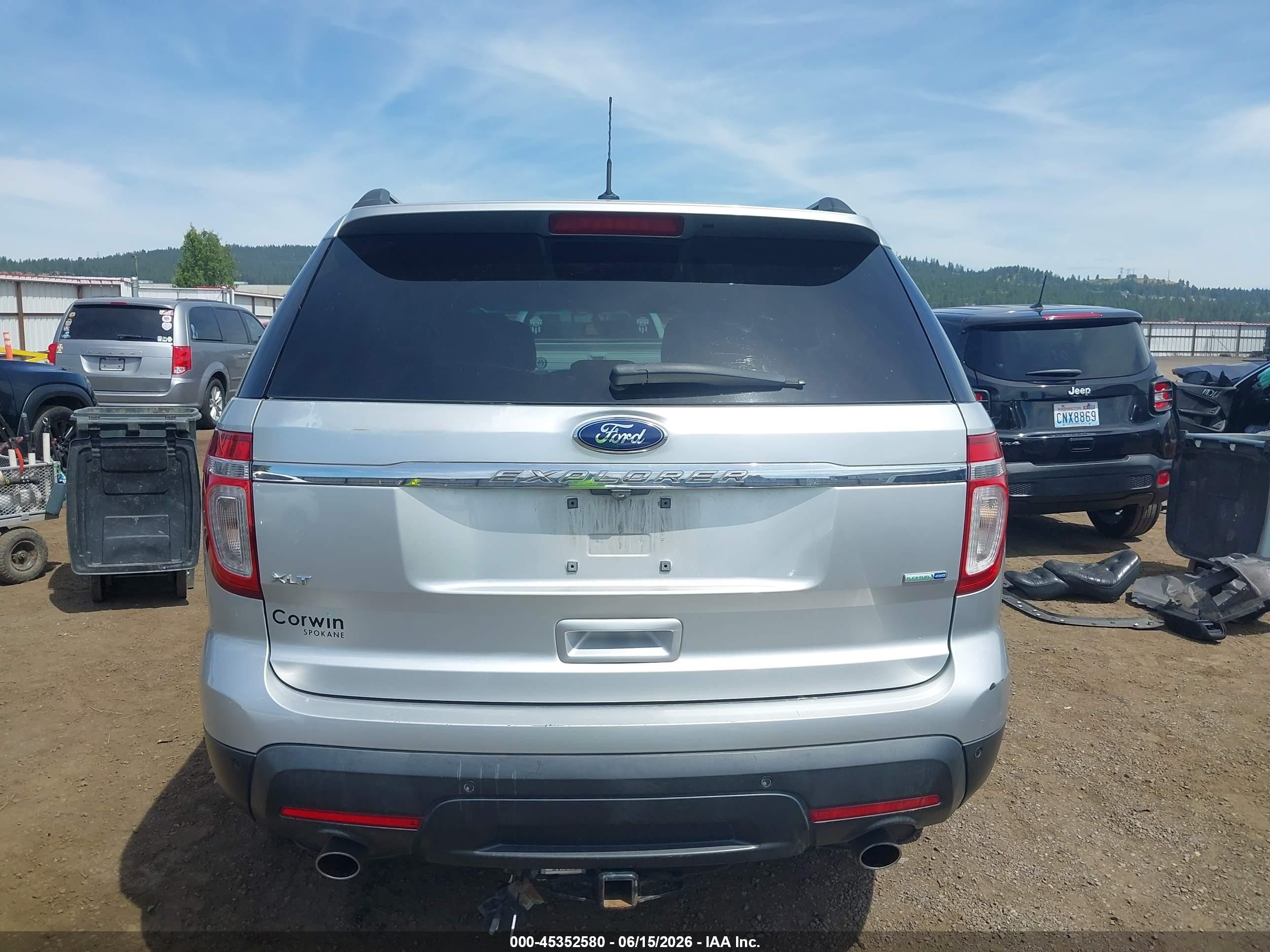 2013 Ford Explorer Xlt Silver vin: 1FM5K8D8XDGA72606