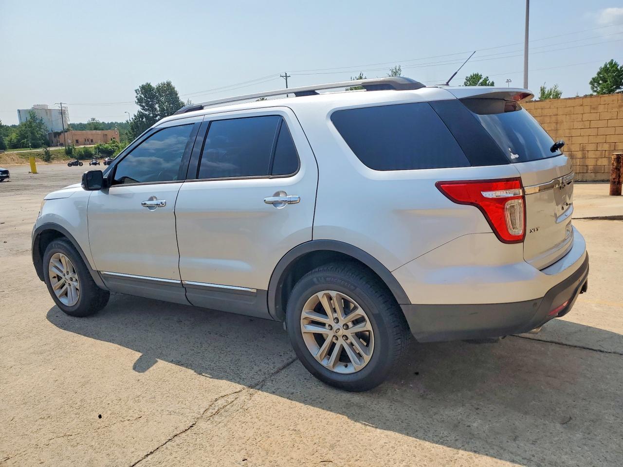 2014 Ford Explorer Xlt Silver vin: 1FM5K8D8XEGC02823
