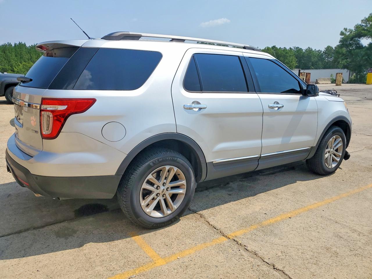 2014 Ford Explorer Xlt Silver vin: 1FM5K8D8XEGC02823