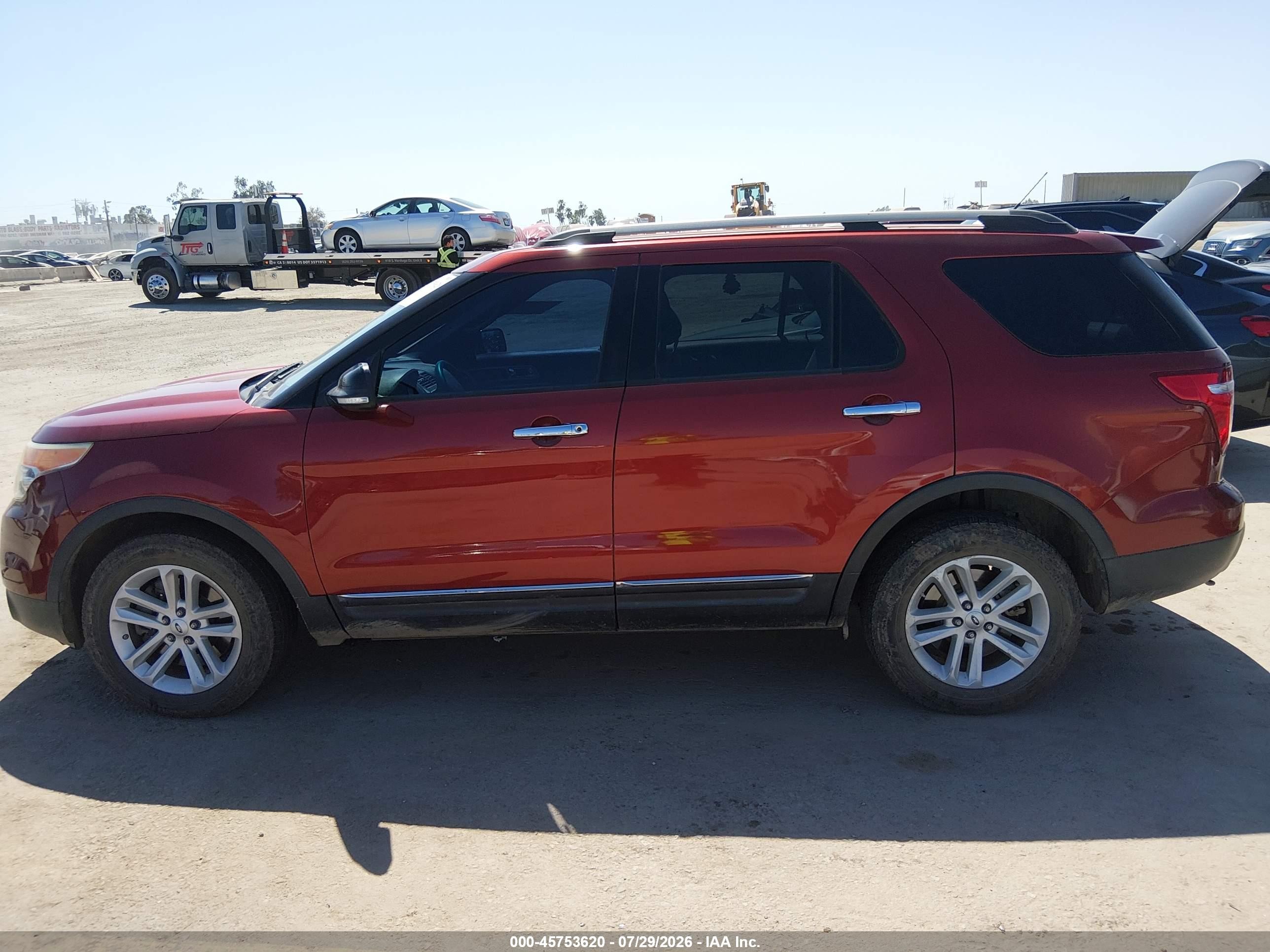 2014 Ford Explorer Xlt Red vin: 1FM5K8D8XEGC37622